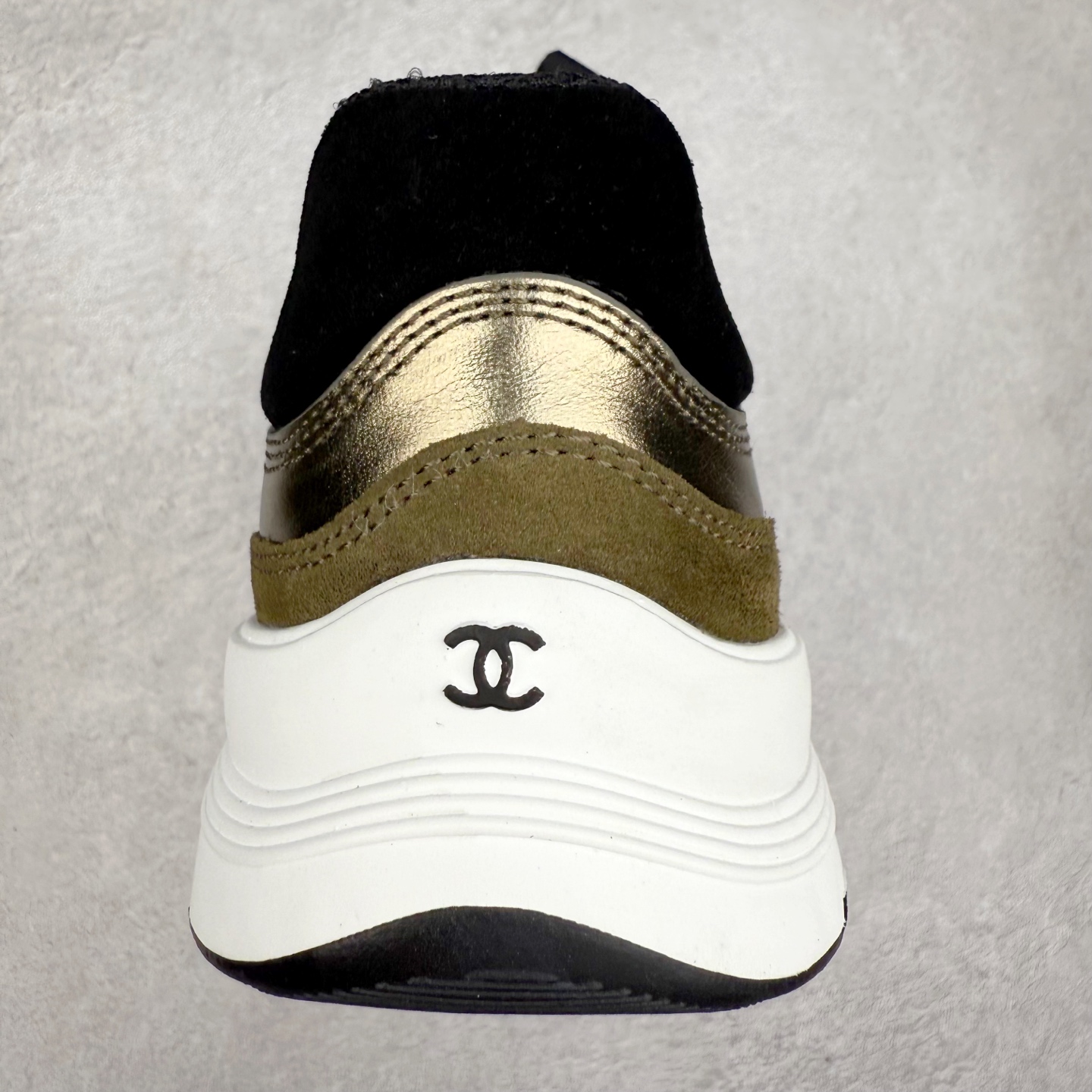图片[8]-Chanel香奈儿 25ss 春夏新款专柜顶级休闲款运动鞋 这款经典设计 鞋面多种工艺电绣的风格；大底却时尚运动；不平凡的拥入了多种配色元素多元化混搭非常好看百搭，休闲，时尚，运动，户外都能兼顾 鞋面采用： 原版进口高丝光牛反绒+进口混种羊皮 内里采用： 原版进口透气网 大底：原版独家开模+TPU组合大底 尺码：35-40-选品中心