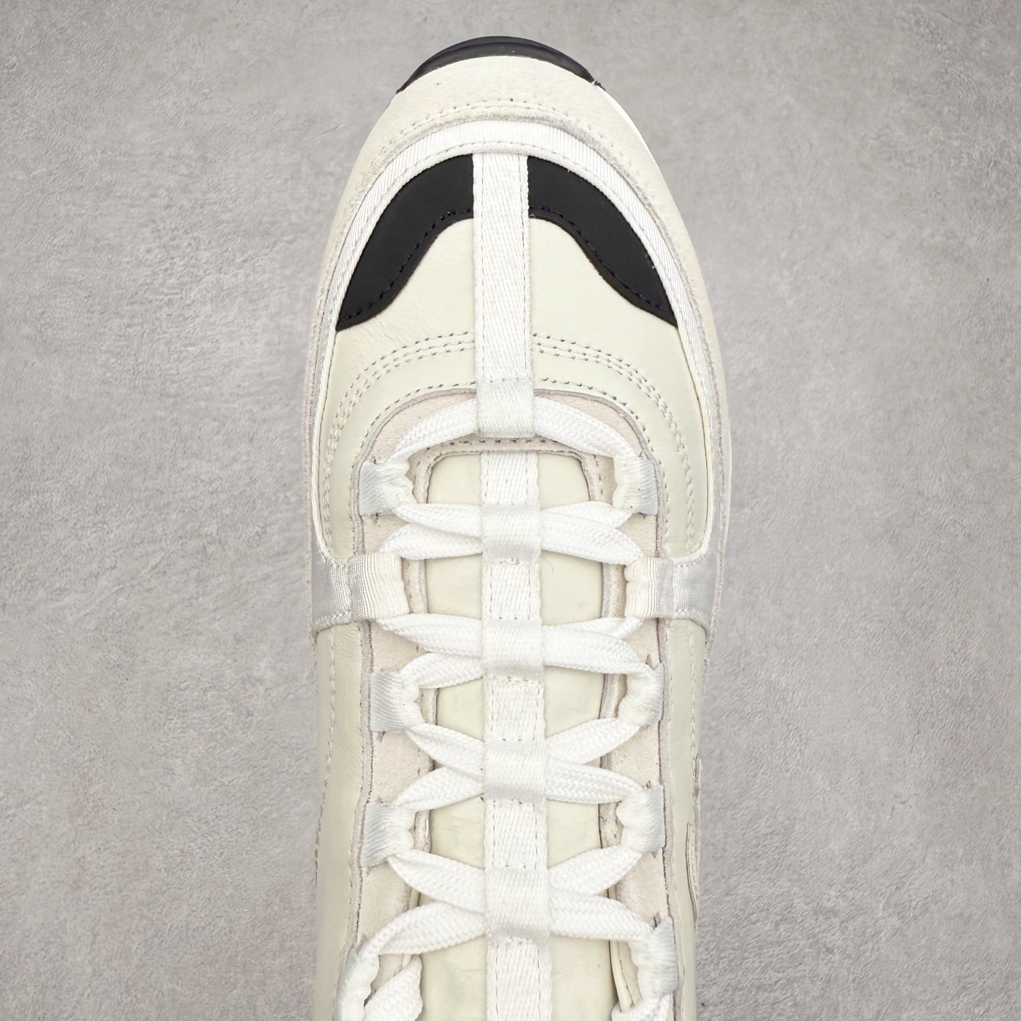 图片[4]-Chanel香奈儿 25ss 春夏新款专柜顶级休闲款运动鞋 这款经典设计 鞋面多种工艺电绣的风格；大底却时尚运动；不平凡的拥入了多种配色元素多元化混搭非常好看百搭，休闲，时尚，运动，户外都能兼顾 鞋面采用： 原版进口高丝光牛反绒+进口混种羊皮 内里采用： 原版进口透气网 大底：原版独家开模+TPU组合大底 尺码：35-40-选品中心