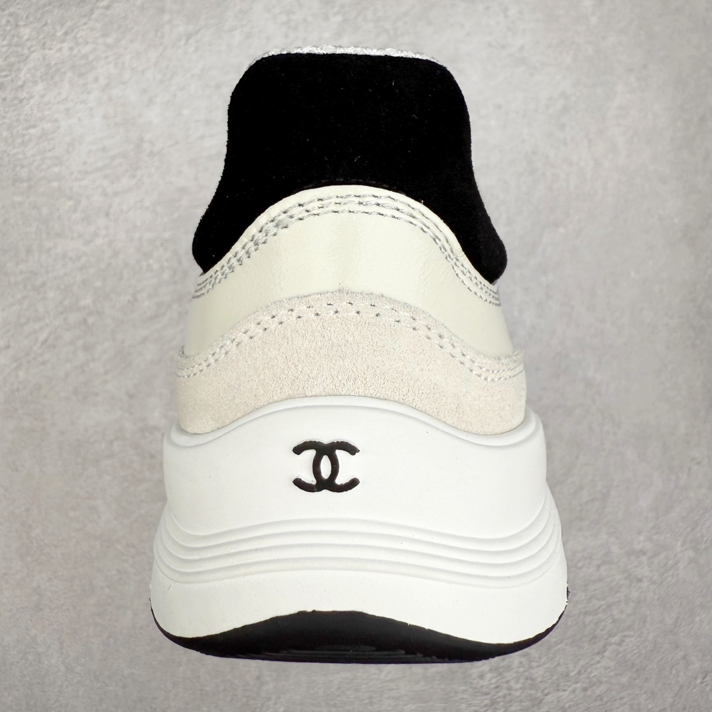 图片[8]-Chanel香奈儿 25ss 春夏新款专柜顶级休闲款运动鞋 这款经典设计 鞋面多种工艺电绣的风格；大底却时尚运动；不平凡的拥入了多种配色元素多元化混搭非常好看百搭，休闲，时尚，运动，户外都能兼顾 鞋面采用： 原版进口高丝光牛反绒+进口混种羊皮 内里采用： 原版进口透气网 大底：原版独家开模+TPU组合大底 尺码：35-40-选品中心