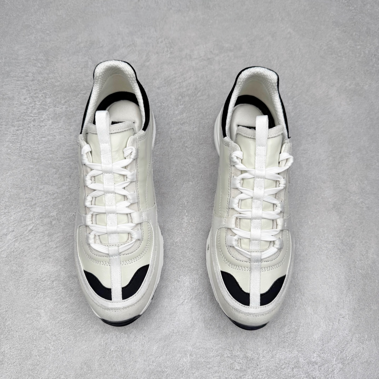 图片[2]-Chanel香奈儿 25ss 春夏新款专柜顶级休闲款运动鞋 这款经典设计 鞋面多种工艺电绣的风格；大底却时尚运动；不平凡的拥入了多种配色元素多元化混搭非常好看百搭，休闲，时尚，运动，户外都能兼顾 鞋面采用： 原版进口高丝光牛反绒+进口混种羊皮 内里采用： 原版进口透气网 大底：原版独家开模+TPU组合大底 尺码：35-40-选品中心