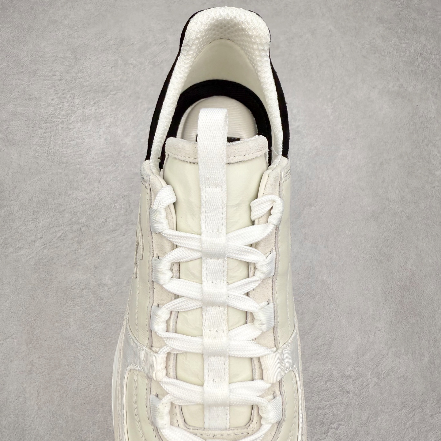 图片[5]-Chanel香奈儿 25ss 春夏新款专柜顶级休闲款运动鞋 这款经典设计 鞋面多种工艺电绣的风格；大底却时尚运动；不平凡的拥入了多种配色元素多元化混搭非常好看百搭，休闲，时尚，运动，户外都能兼顾 鞋面采用： 原版进口高丝光牛反绒+进口混种羊皮 内里采用： 原版进口透气网 大底：原版独家开模+TPU组合大底 尺码：35-40-选品中心