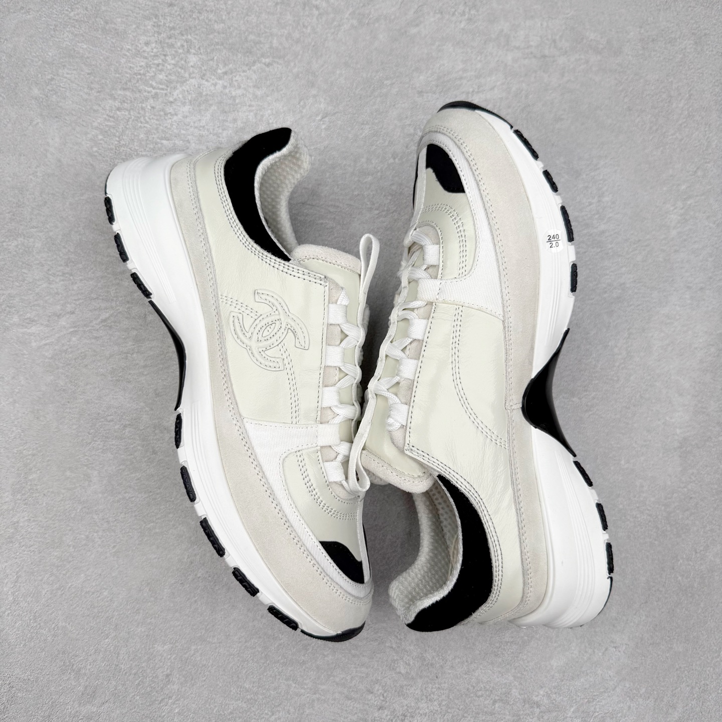 图片[3]-Chanel香奈儿 25ss 春夏新款专柜顶级休闲款运动鞋 这款经典设计 鞋面多种工艺电绣的风格；大底却时尚运动；不平凡的拥入了多种配色元素多元化混搭非常好看百搭，休闲，时尚，运动，户外都能兼顾 鞋面采用： 原版进口高丝光牛反绒+进口混种羊皮 内里采用： 原版进口透气网 大底：原版独家开模+TPU组合大底 尺码：35-40-选品中心