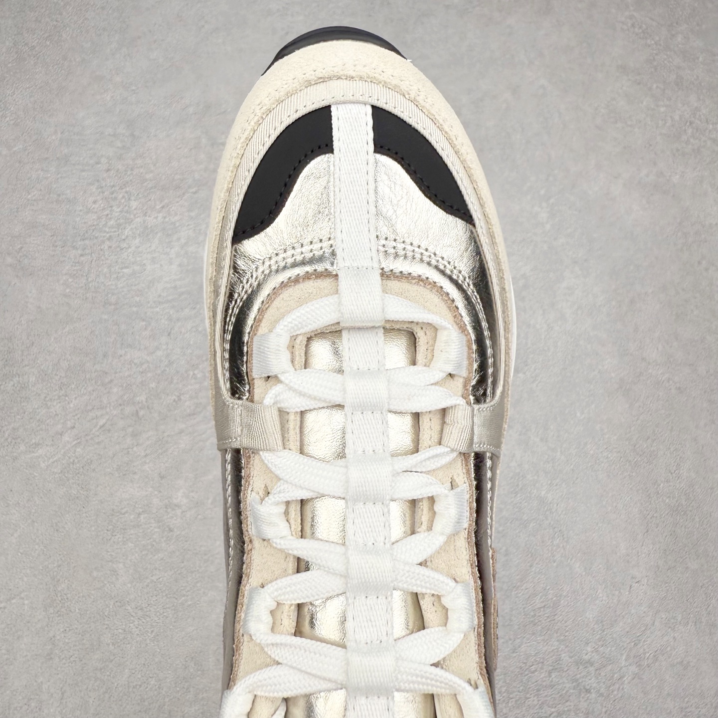 图片[4]-Chanel香奈儿 25ss 春夏新款专柜顶级休闲款运动鞋 这款经典设计 鞋面多种工艺电绣的风格；大底却时尚运动；不平凡的拥入了多种配色元素多元化混搭非常好看百搭，休闲，时尚，运动，户外都能兼顾 鞋面采用： 原版进口高丝光牛反绒+进口混种羊皮 内里采用： 原版进口透气网 大底：原版独家开模+TPU组合大底 尺码：35-40-选品中心