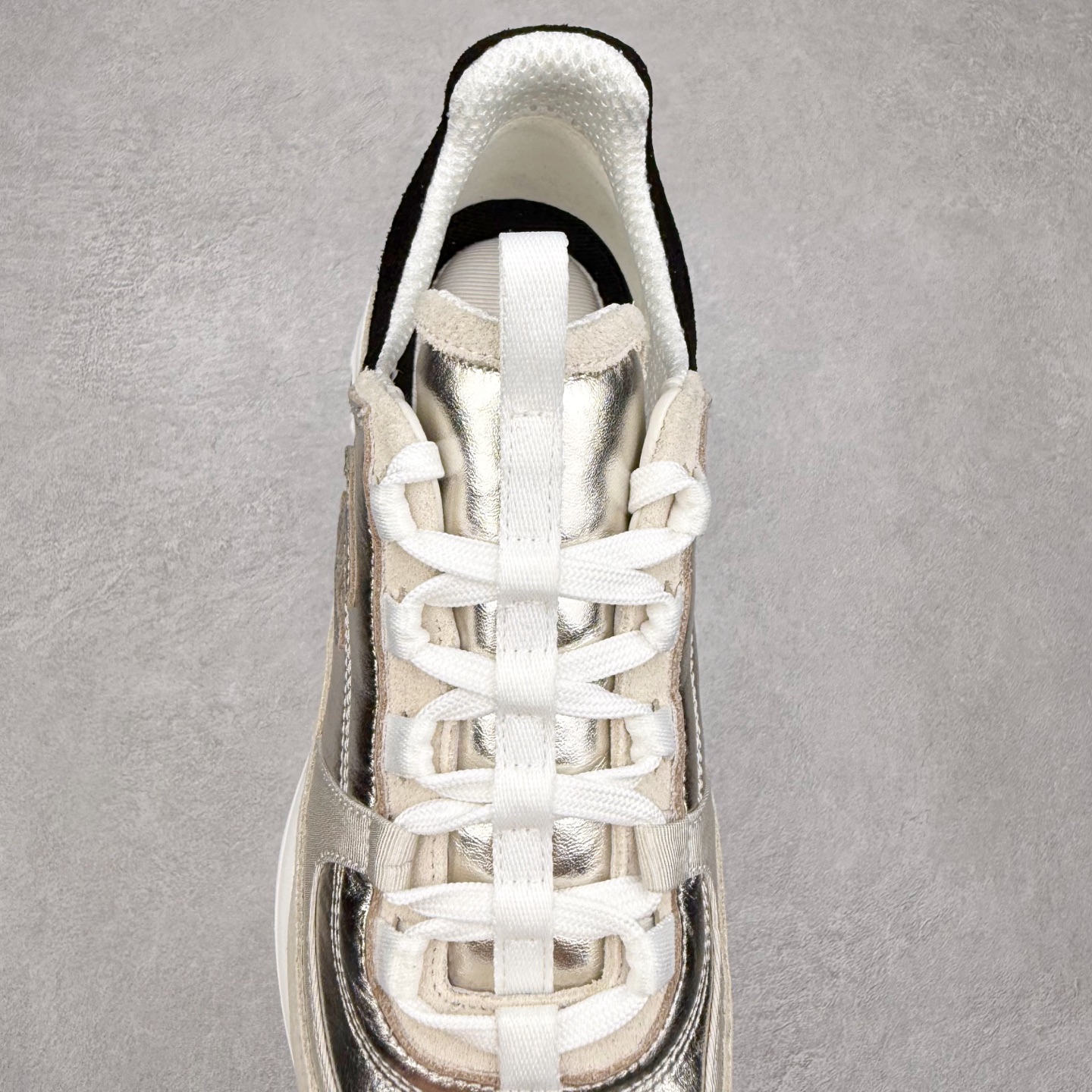 图片[5]-Chanel香奈儿 25ss 春夏新款专柜顶级休闲款运动鞋 这款经典设计 鞋面多种工艺电绣的风格；大底却时尚运动；不平凡的拥入了多种配色元素多元化混搭非常好看百搭，休闲，时尚，运动，户外都能兼顾 鞋面采用： 原版进口高丝光牛反绒+进口混种羊皮 内里采用： 原版进口透气网 大底：原版独家开模+TPU组合大底 尺码：35-40-选品中心