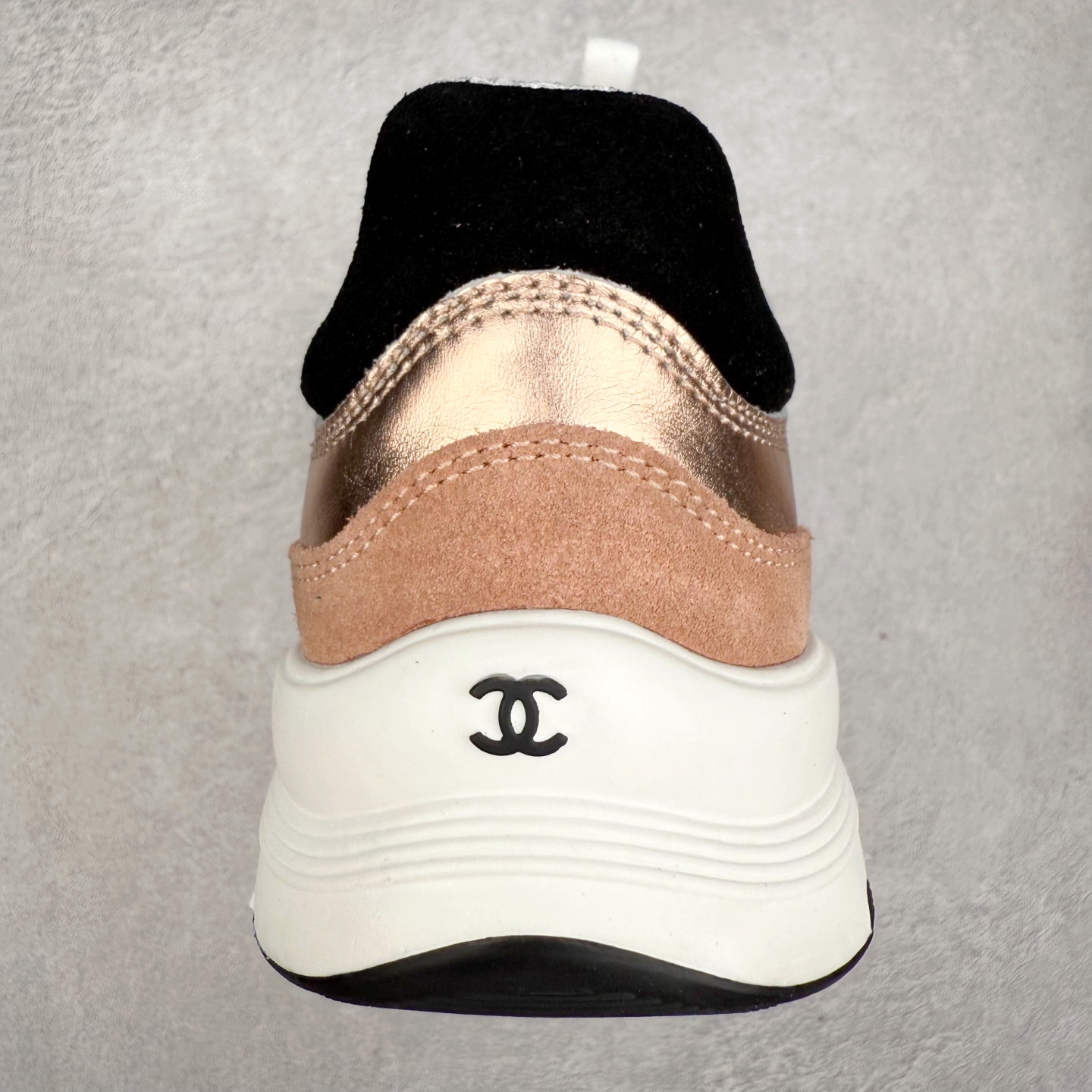 图片[8]-Chanel香奈儿 25ss 春夏新款专柜顶级休闲款运动鞋 这款经典设计 鞋面多种工艺电绣的风格；大底却时尚运动；不平凡的拥入了多种配色元素多元化混搭非常好看百搭，休闲，时尚，运动，户外都能兼顾 鞋面采用： 原版进口高丝光牛反绒+进口混种羊皮 内里采用： 原版进口透气网 大底：原版独家开模+TPU组合大底 尺码：35-40-选品中心