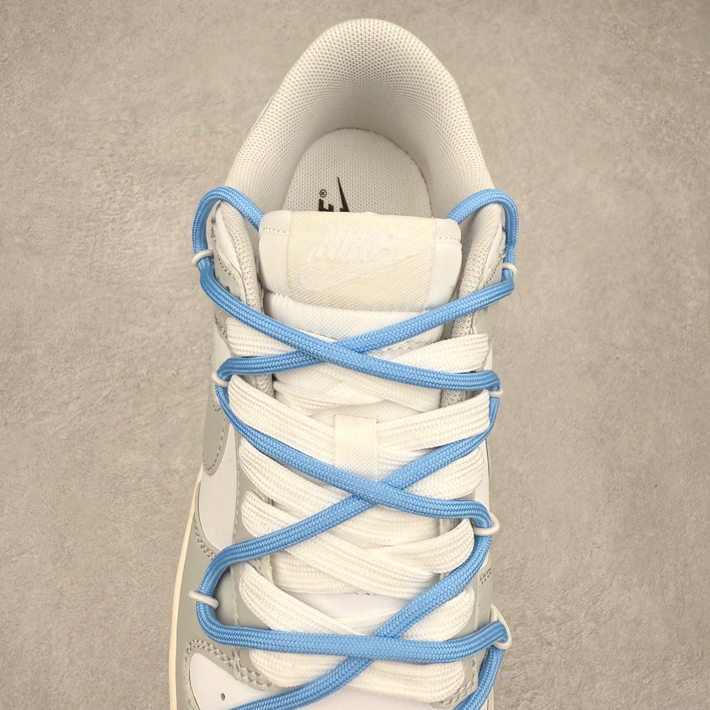 图片[5]-NK Dunk Low DD1391-103 定制系列天花板 无原鞋不开发 全系列得物原鞋一比一校对开发 配色持续更新中 终端对接 优势输出 全套原厂楦头原纸板数据档案倾力打造 原汁原味莞产 极致还原 圈内最强针车工艺 高端零售指定版 广东原厂配套原盒原标 鞋盒分三个尺码段 原厂冲刀 超高清洁度 全鞋零毛边皮料切割 采用原厂百宏鞋带以及原厂百宏织唛舌标 内标可供原厂几率过验 进口原装条纹中底布 四线拉帮白色点胶 原厂拉帮手法遵循公司 原厂电绣 极致还原 尺码：36 36.5 37.5 38 38.5 39 40 40.5 41 42 42.5 43 44 44.5 45 46-选品中心