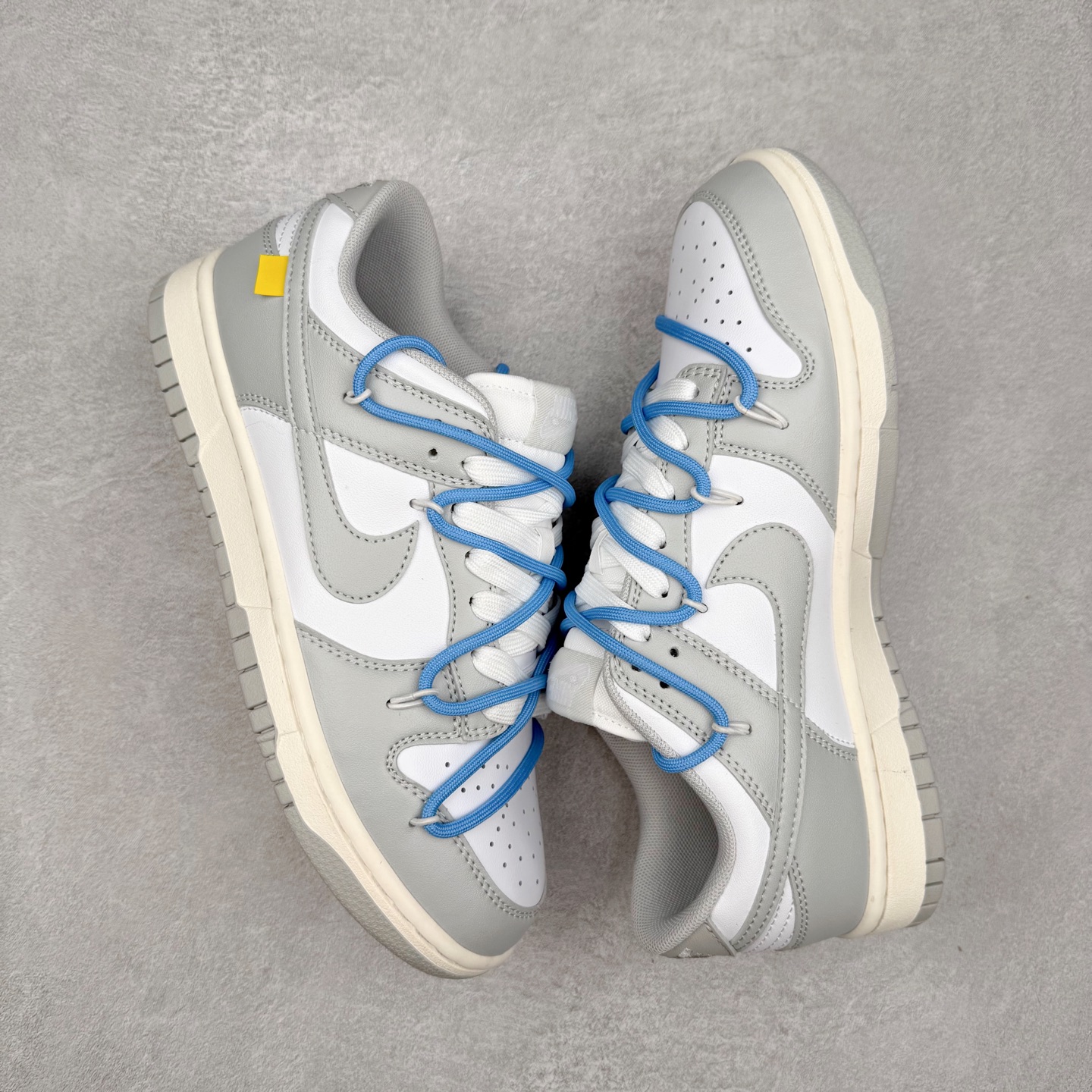 图片[3]-NK Dunk Low DD1391-103 定制系列天花板 无原鞋不开发 全系列得物原鞋一比一校对开发 配色持续更新中 终端对接 优势输出 全套原厂楦头原纸板数据档案倾力打造 原汁原味莞产 极致还原 圈内最强针车工艺 高端零售指定版 广东原厂配套原盒原标 鞋盒分三个尺码段 原厂冲刀 超高清洁度 全鞋零毛边皮料切割 采用原厂百宏鞋带以及原厂百宏织唛舌标 内标可供原厂几率过验 进口原装条纹中底布 四线拉帮白色点胶 原厂拉帮手法遵循公司 原厂电绣 极致还原 尺码：36 36.5 37.5 38 38.5 39 40 40.5 41 42 42.5 43 44 44.5 45 46-选品中心