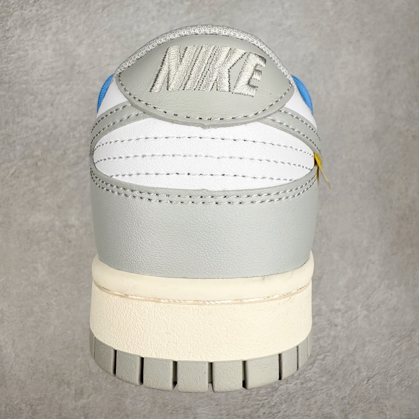 图片[8]-NK Dunk Low DD1391-103 定制系列天花板 无原鞋不开发 全系列得物原鞋一比一校对开发 配色持续更新中 终端对接 优势输出 全套原厂楦头原纸板数据档案倾力打造 原汁原味莞产 极致还原 圈内最强针车工艺 高端零售指定版 广东原厂配套原盒原标 鞋盒分三个尺码段 原厂冲刀 超高清洁度 全鞋零毛边皮料切割 采用原厂百宏鞋带以及原厂百宏织唛舌标 内标可供原厂几率过验 进口原装条纹中底布 四线拉帮白色点胶 原厂拉帮手法遵循公司 原厂电绣 极致还原 尺码：36 36.5 37.5 38 38.5 39 40 40.5 41 42 42.5 43 44 44.5 45 46-选品中心