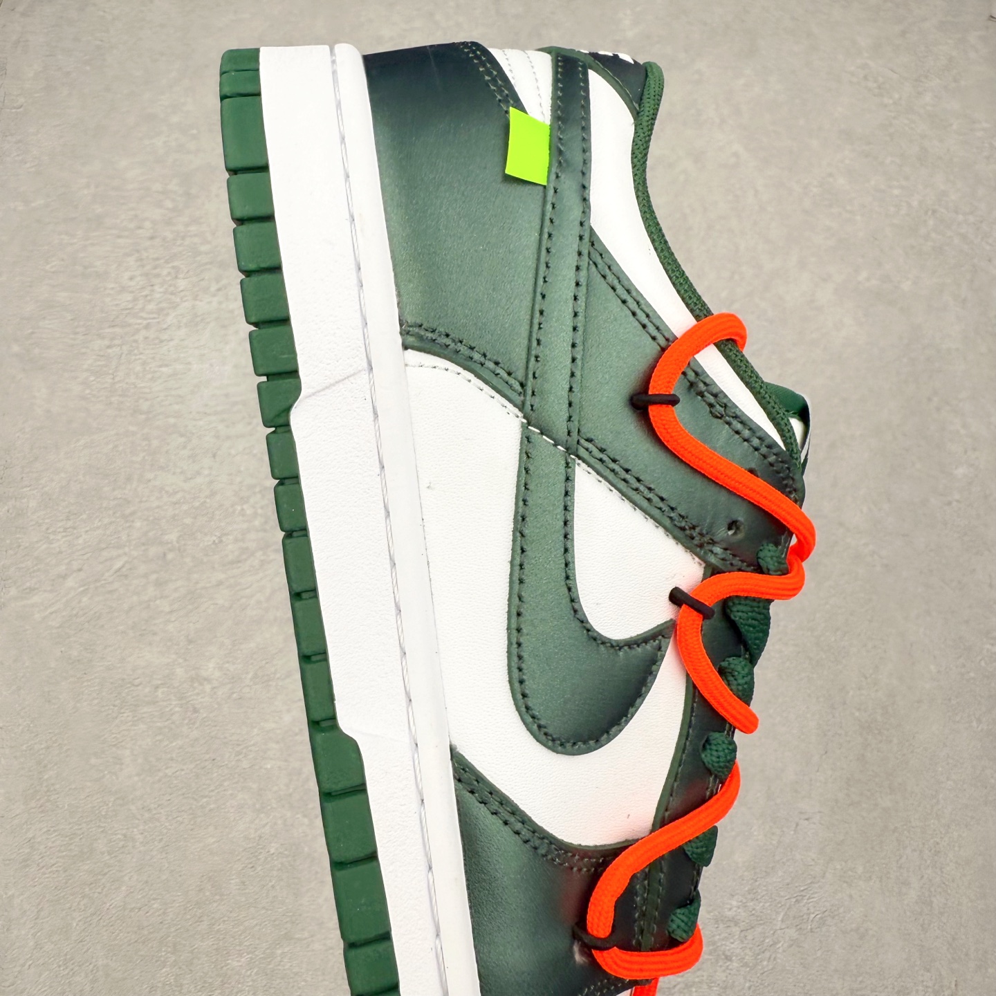 图片[6]-NK Dunk Low DD1391-101 定制系列天花板 无原鞋不开发 全系列得物原鞋一比一校对开发 配色持续更新中 终端对接 优势输出 全套原厂楦头原纸板数据档案倾力打造 原汁原味莞产 极致还原 圈内最强针车工艺 高端零售指定版 广东原厂配套原盒原标 鞋盒分三个尺码段 原厂冲刀 超高清洁度 全鞋零毛边皮料切割 采用原厂百宏鞋带以及原厂百宏织唛舌标 内标可供原厂几率过验 进口原装条纹中底布 四线拉帮白色点胶 原厂拉帮手法遵循公司 原厂电绣 极致还原 尺码：36 36.5 37.5 38 38.5 39 40 40.5 41 42 42.5 43 44 44.5 45 46-选品中心