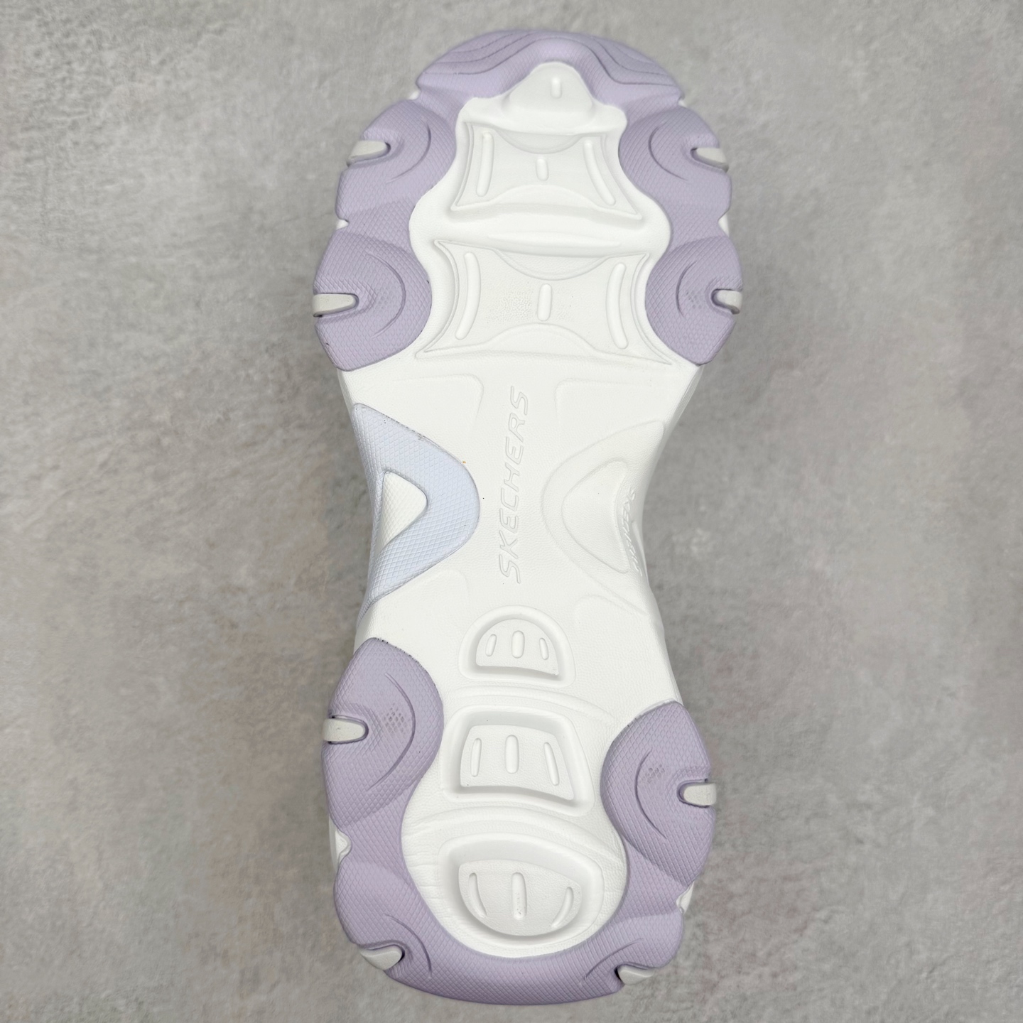 图片[9]-Skechers斯凯奇 D\’Lites 糯米熊 舒适柔软时尚百搭低帮老爹鞋 实拍调校N版已经零色差零失真 百分百还原实物色彩所见即所得 不存在货不对板色差等低级问题 选购参考实物拍摄 不混卖不参货 只用心做好货严格选品 承诺混一赔十 尺码：35.5 36 36.5 37.5 38 38.5 39 40 40.5 41 42 42.5 43 44-选品中心