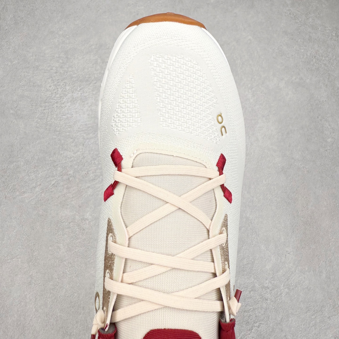 图片[4]-On Cloudtilt 昂跑减震生活休闲鞋 此运动品牌 开创于2010年 缓震着陆、强效回弹、轻柔质感的设计构思始终是ON研制关键 与此同时基于“为全球提供革新性的跑步感受”信念 陆续推出了多款跑鞋及其以专业运动人体跑步工程学为设计关键的功能性跑步服饰设备 让跑者不费力气地畅快畅跑 尺码：36 36.5 37.5 38 38.5 39 40 40.5 41 42 42.5 43 44 44.5 45-选品中心