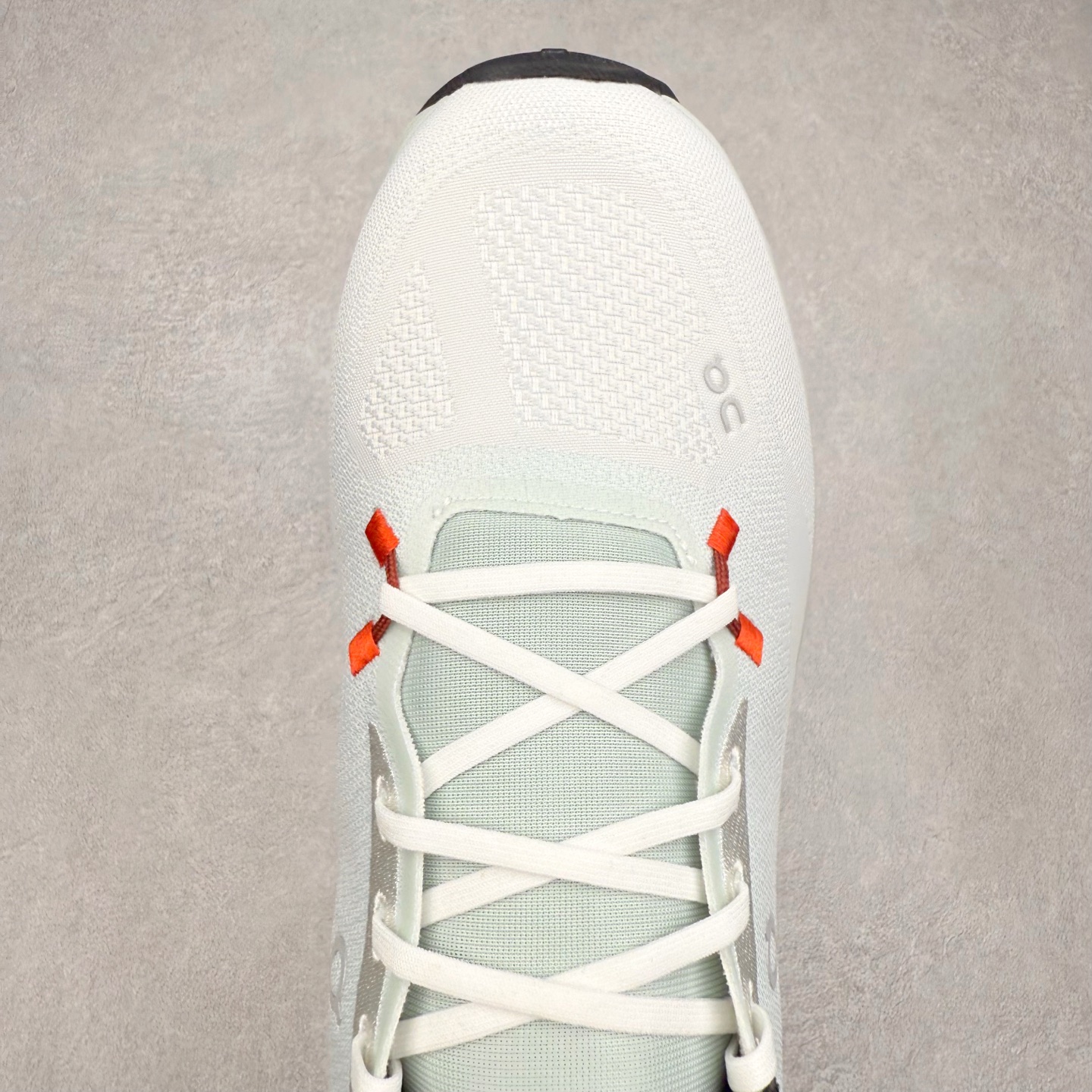 图片[4]-On Cloudtilt 昂跑减震生活休闲鞋 此运动品牌 开创于2010年 缓震着陆、强效回弹、轻柔质感的设计构思始终是ON研制关键 与此同时基于“为全球提供革新性的跑步感受”信念 陆续推出了多款跑鞋及其以专业运动人体跑步工程学为设计关键的功能性跑步服饰设备 让跑者不费力气地畅快畅跑 尺码：36 36.5 37.5 38 38.5 39 40 40.5 41 42 42.5 43 44 44.5 45-选品中心