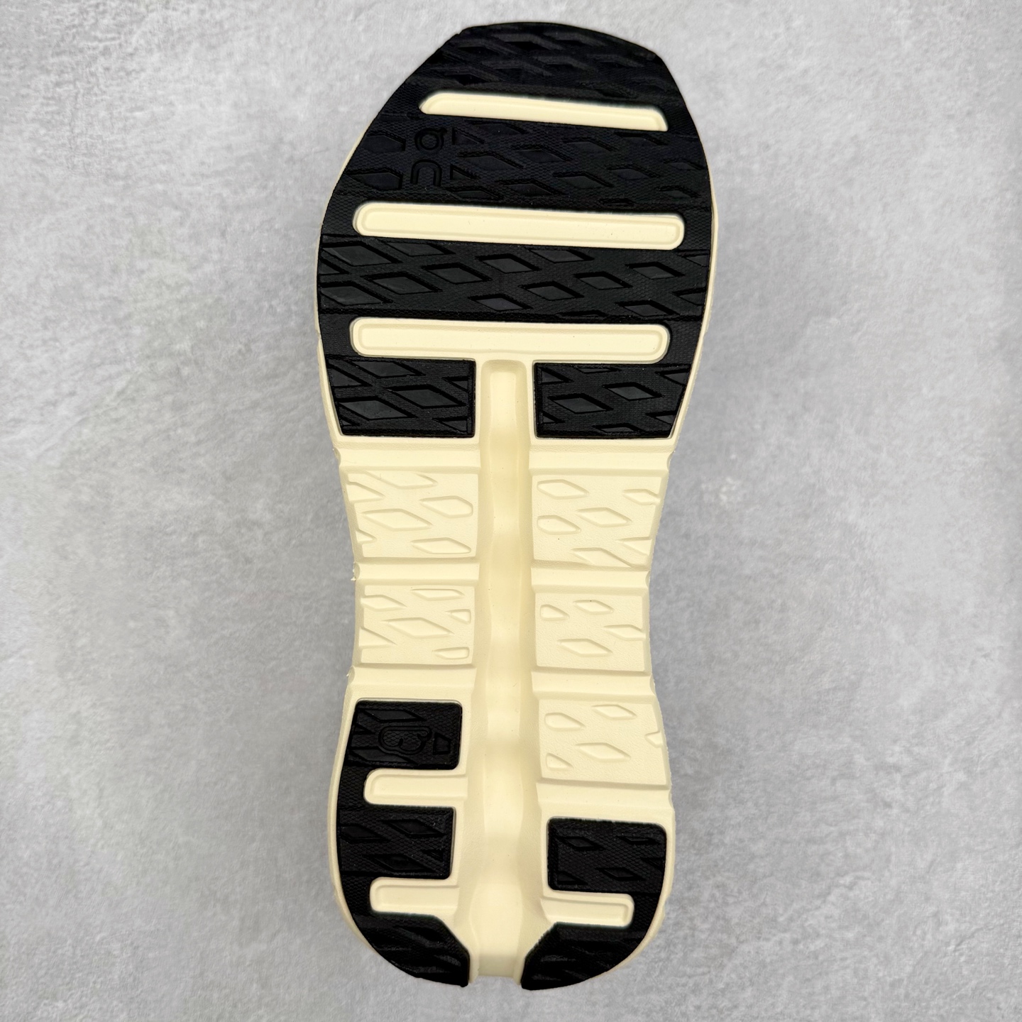 图片[9]-On Cloudtilt 昂跑减震生活休闲鞋 此运动品牌 开创于2010年 缓震着陆、强效回弹、轻柔质感的设计构思始终是ON研制关键 与此同时基于“为全球提供革新性的跑步感受”信念 陆续推出了多款跑鞋及其以专业运动人体跑步工程学为设计关键的功能性跑步服饰设备 让跑者不费力气地畅快畅跑 尺码：36 36.5 37.5 38 38.5 39 40 40.5 41 42 42.5 43 44 44.5 45-选品中心