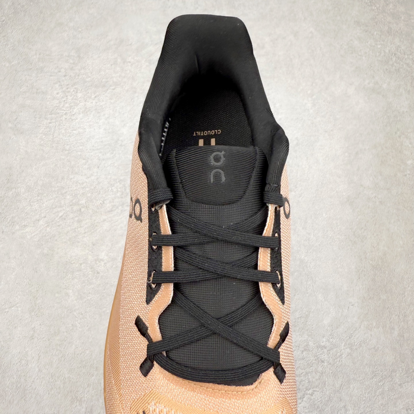 图片[5]-On Cloudtilt 昂跑减震生活休闲鞋 此运动品牌 开创于2010年 缓震着陆、强效回弹、轻柔质感的设计构思始终是ON研制关键 与此同时基于“为全球提供革新性的跑步感受”信念 陆续推出了多款跑鞋及其以专业运动人体跑步工程学为设计关键的功能性跑步服饰设备 让跑者不费力气地畅快畅跑 尺码：36 36.5 37.5 38 38.5 39 40 40.5 41 42 42.5 43 44 44.5 45-选品中心