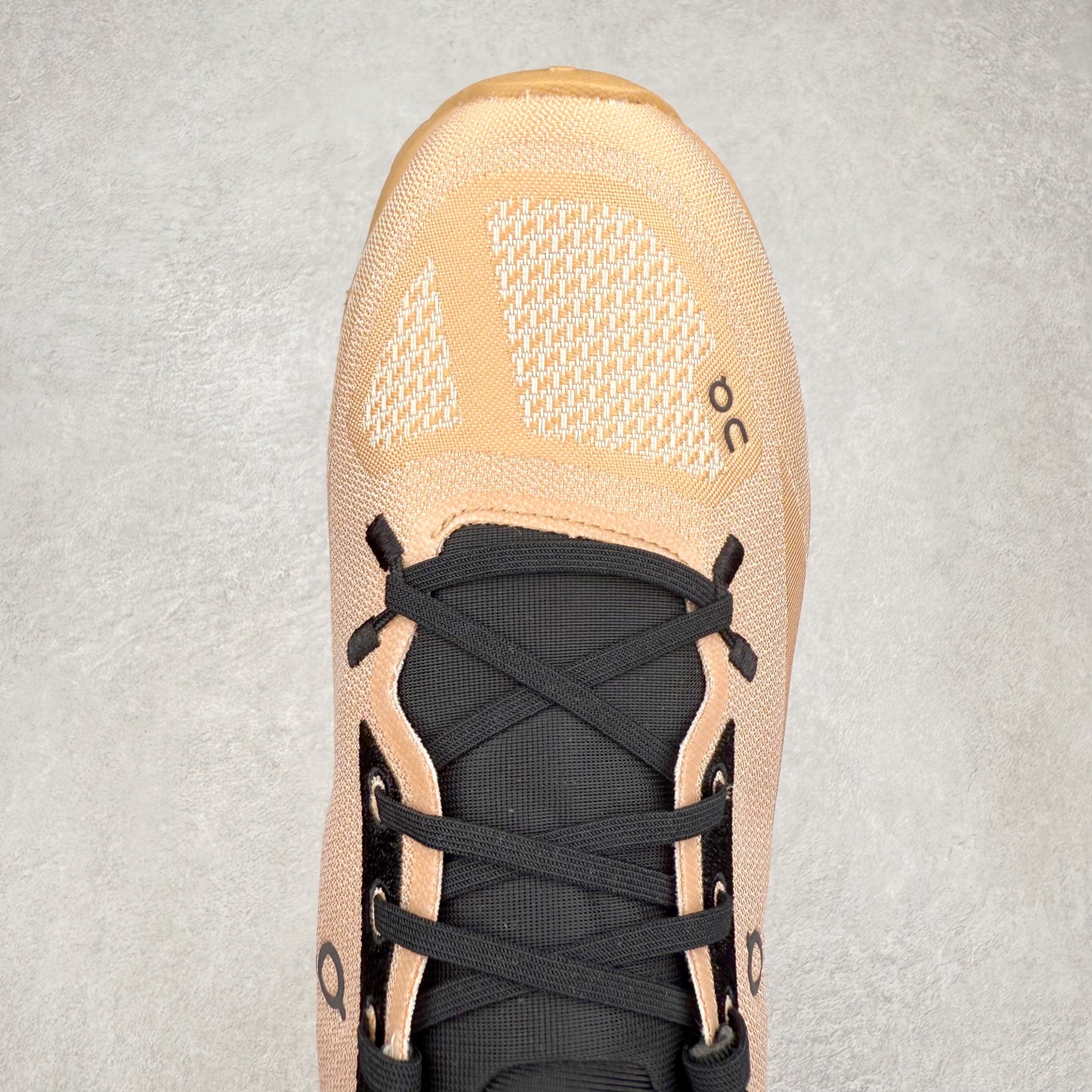 图片[4]-On Cloudtilt 昂跑减震生活休闲鞋 此运动品牌 开创于2010年 缓震着陆、强效回弹、轻柔质感的设计构思始终是ON研制关键 与此同时基于“为全球提供革新性的跑步感受”信念 陆续推出了多款跑鞋及其以专业运动人体跑步工程学为设计关键的功能性跑步服饰设备 让跑者不费力气地畅快畅跑 尺码：36 36.5 37.5 38 38.5 39 40 40.5 41 42 42.5 43 44 44.5 45-选品中心