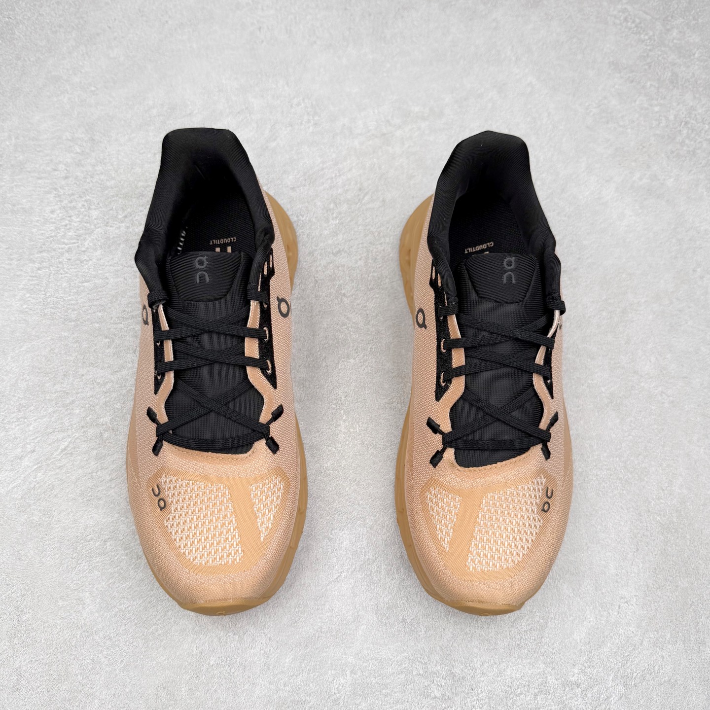 图片[2]-On Cloudtilt 昂跑减震生活休闲鞋 此运动品牌 开创于2010年 缓震着陆、强效回弹、轻柔质感的设计构思始终是ON研制关键 与此同时基于“为全球提供革新性的跑步感受”信念 陆续推出了多款跑鞋及其以专业运动人体跑步工程学为设计关键的功能性跑步服饰设备 让跑者不费力气地畅快畅跑 尺码：36 36.5 37.5 38 38.5 39 40 40.5 41 42 42.5 43 44 44.5 45-选品中心