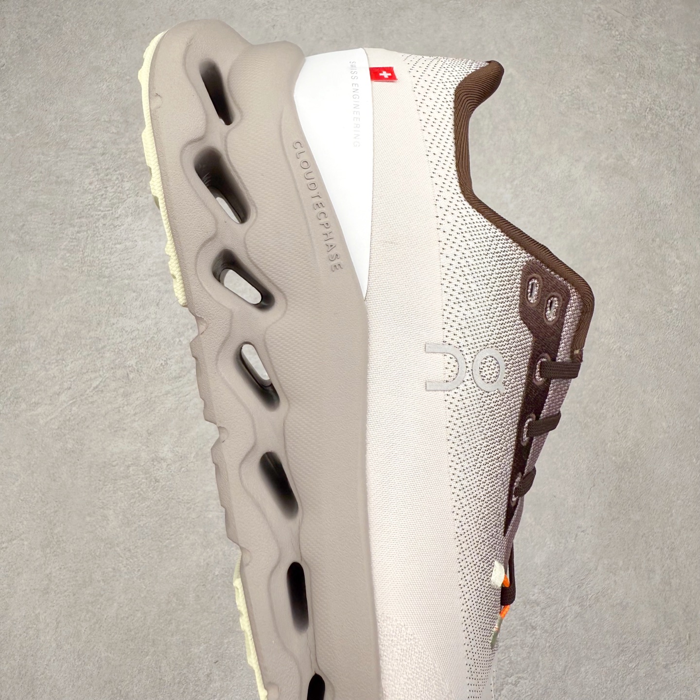 图片[6]-On Cloudtilt 昂跑减震生活休闲鞋 此运动品牌 开创于2010年 缓震着陆、强效回弹、轻柔质感的设计构思始终是ON研制关键 与此同时基于“为全球提供革新性的跑步感受”信念 陆续推出了多款跑鞋及其以专业运动人体跑步工程学为设计关键的功能性跑步服饰设备 让跑者不费力气地畅快畅跑 尺码：36 36.5 37.5 38 38.5 39 40 40.5 41 42 42.5 43 44 44.5 45-选品中心