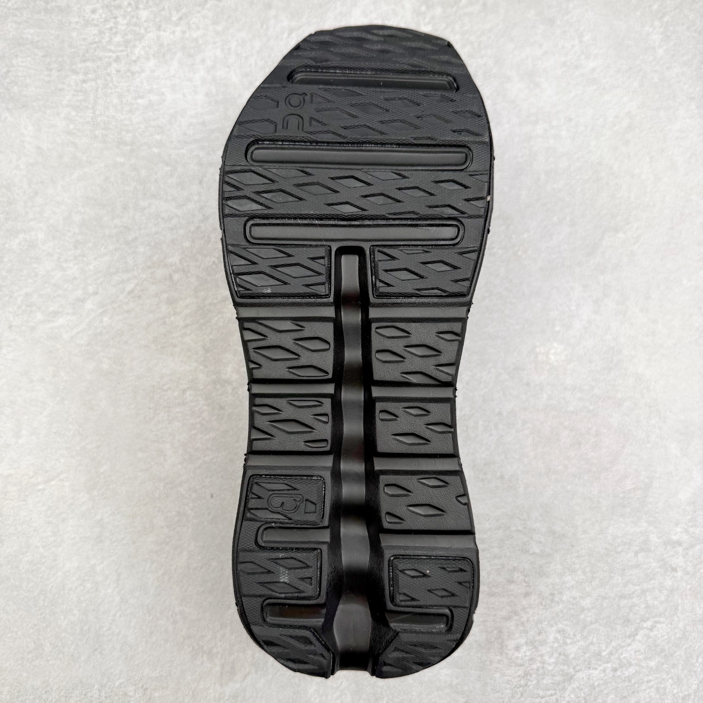 图片[9]-On Cloudtilt 昂跑减震生活休闲鞋 此运动品牌 开创于2010年 缓震着陆、强效回弹、轻柔质感的设计构思始终是ON研制关键 与此同时基于“为全球提供革新性的跑步感受”信念 陆续推出了多款跑鞋及其以专业运动人体跑步工程学为设计关键的功能性跑步服饰设备 让跑者不费力气地畅快畅跑 尺码：36 36.5 37.5 38 38.5 39 40 40.5 41 42 42.5 43 44 44.5 45-选品中心