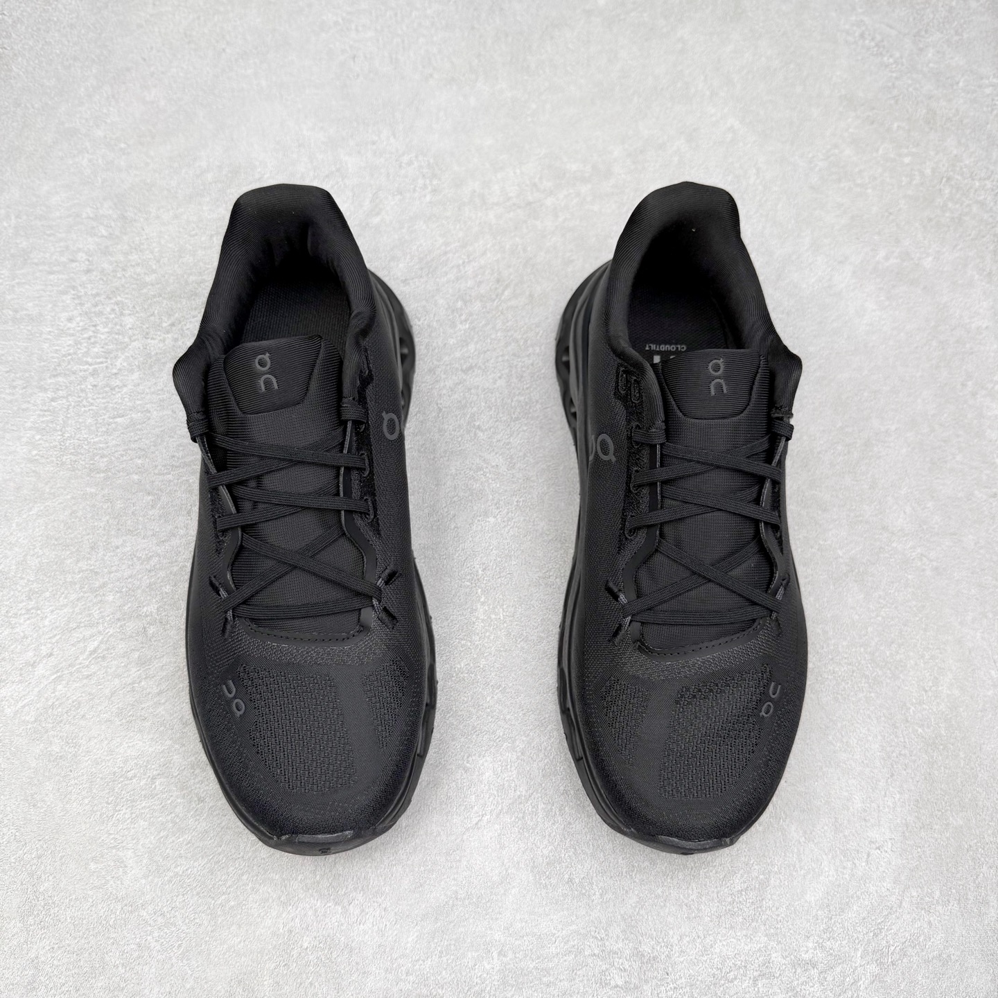 图片[2]-On Cloudtilt 昂跑减震生活休闲鞋 此运动品牌 开创于2010年 缓震着陆、强效回弹、轻柔质感的设计构思始终是ON研制关键 与此同时基于“为全球提供革新性的跑步感受”信念 陆续推出了多款跑鞋及其以专业运动人体跑步工程学为设计关键的功能性跑步服饰设备 让跑者不费力气地畅快畅跑 尺码：36 36.5 37.5 38 38.5 39 40 40.5 41 42 42.5 43 44 44.5 45-选品中心