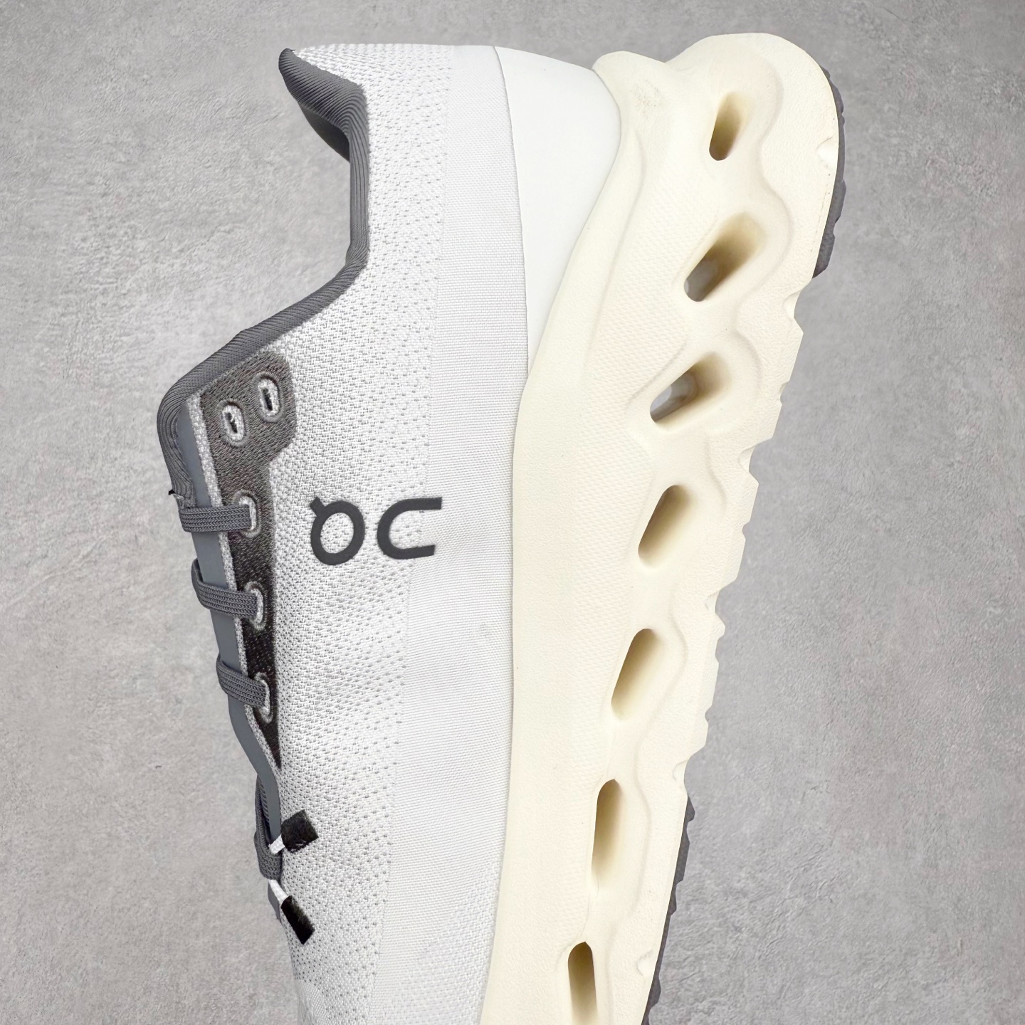 图片[7]-On Cloudtilt 昂跑减震生活休闲鞋 此运动品牌 开创于2010年 缓震着陆、强效回弹、轻柔质感的设计构思始终是ON研制关键 与此同时基于“为全球提供革新性的跑步感受”信念 陆续推出了多款跑鞋及其以专业运动人体跑步工程学为设计关键的功能性跑步服饰设备 让跑者不费力气地畅快畅跑 尺码：36 36.5 37.5 38 38.5 39 40 40.5 41 42 42.5 43 44 44.5 45-选品中心