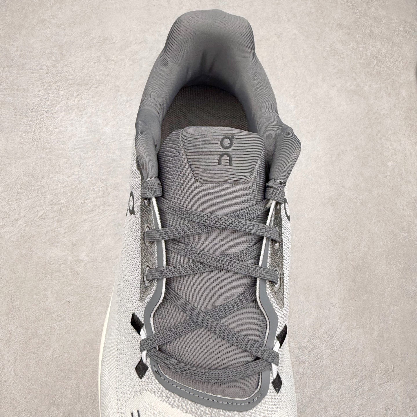 图片[5]-On Cloudtilt 昂跑减震生活休闲鞋 此运动品牌 开创于2010年 缓震着陆、强效回弹、轻柔质感的设计构思始终是ON研制关键 与此同时基于“为全球提供革新性的跑步感受”信念 陆续推出了多款跑鞋及其以专业运动人体跑步工程学为设计关键的功能性跑步服饰设备 让跑者不费力气地畅快畅跑 尺码：36 36.5 37.5 38 38.5 39 40 40.5 41 42 42.5 43 44 44.5 45-选品中心