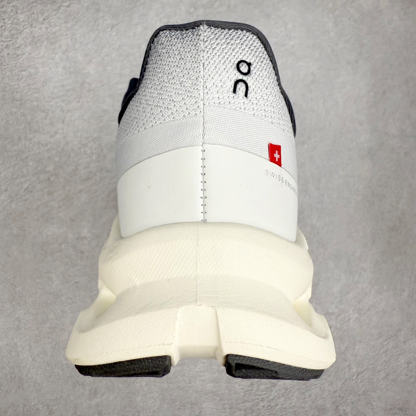 图片[8]-On Cloudtilt 昂跑减震生活休闲鞋 此运动品牌 开创于2010年 缓震着陆、强效回弹、轻柔质感的设计构思始终是ON研制关键 与此同时基于“为全球提供革新性的跑步感受”信念 陆续推出了多款跑鞋及其以专业运动人体跑步工程学为设计关键的功能性跑步服饰设备 让跑者不费力气地畅快畅跑 尺码：36 36.5 37.5 38 38.5 39 40 40.5 41 42 42.5 43 44 44.5 45-选品中心