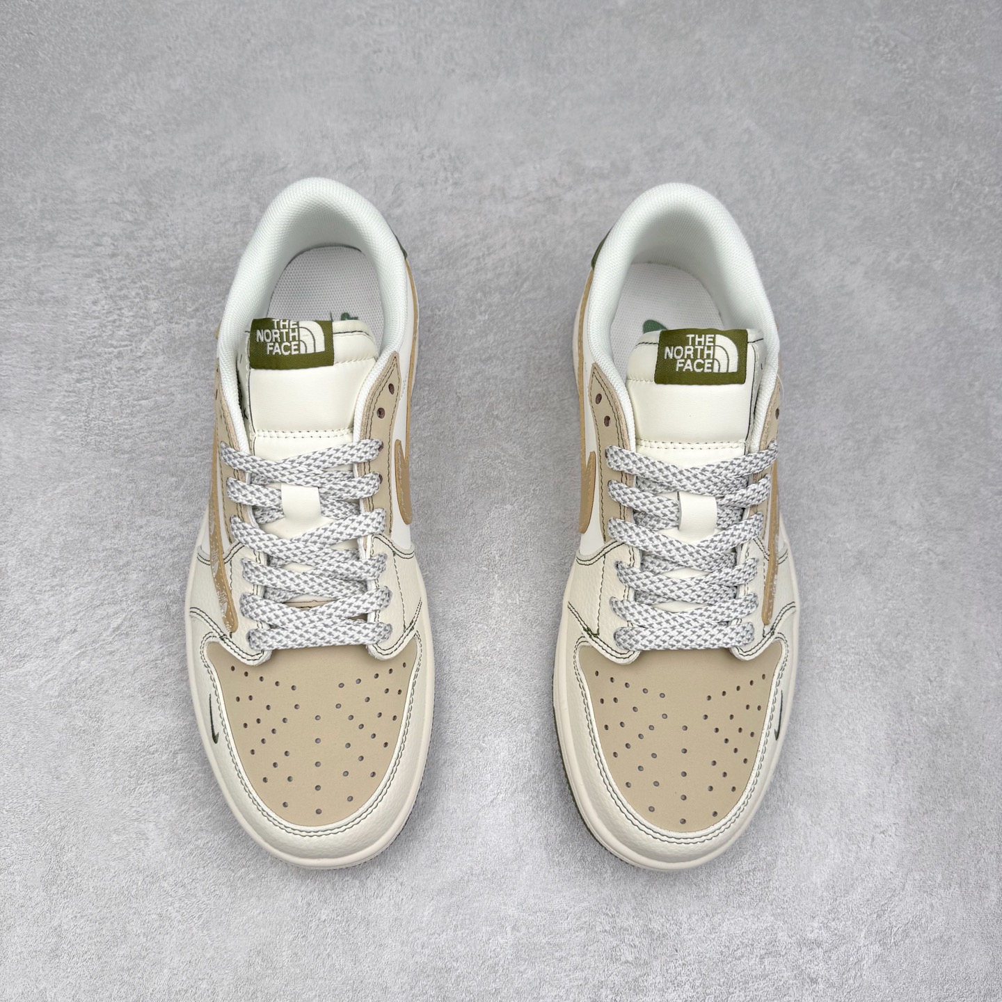 图片[2]-TS x Air Jordan AJ1 Low 倒钩低帮联名定制配色 QW5088-204 原厂内置气垫魔块 A模大底 头层小牛皮 鞋舌AJ原厂专用牛津布+AJ专用反口珍珠布+原厂无杂质高弹内里海棉+特殊封边弹力鞋带 实拍调校N版已经零色差零失真 百分百还原实物色彩所见即所得 不存在货不对板色差等低级问题 选购参考实物拍摄 不混卖不参货 只用心做好货严格选品 承诺混一赔十 尺码：36 36.5 37.5 38 38.5 39 40 40.5 41 42 42.5 43 44 44.5 45-选品中心