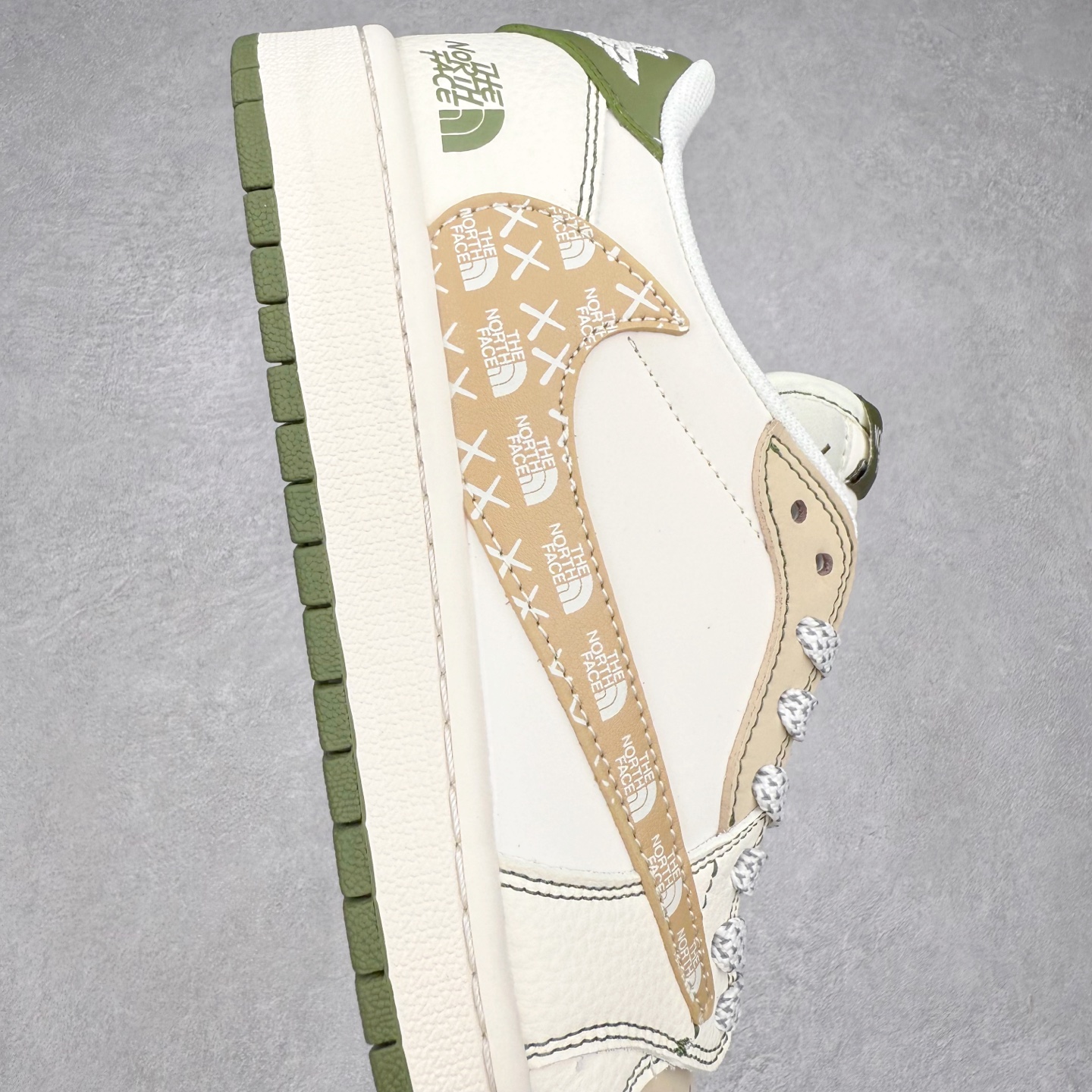 图片[6]-TS x Air Jordan AJ1 Low 倒钩低帮联名定制配色 QW5088-204 原厂内置气垫魔块 A模大底 头层小牛皮 鞋舌AJ原厂专用牛津布+AJ专用反口珍珠布+原厂无杂质高弹内里海棉+特殊封边弹力鞋带 实拍调校N版已经零色差零失真 百分百还原实物色彩所见即所得 不存在货不对板色差等低级问题 选购参考实物拍摄 不混卖不参货 只用心做好货严格选品 承诺混一赔十 尺码：36 36.5 37.5 38 38.5 39 40 40.5 41 42 42.5 43 44 44.5 45-选品中心