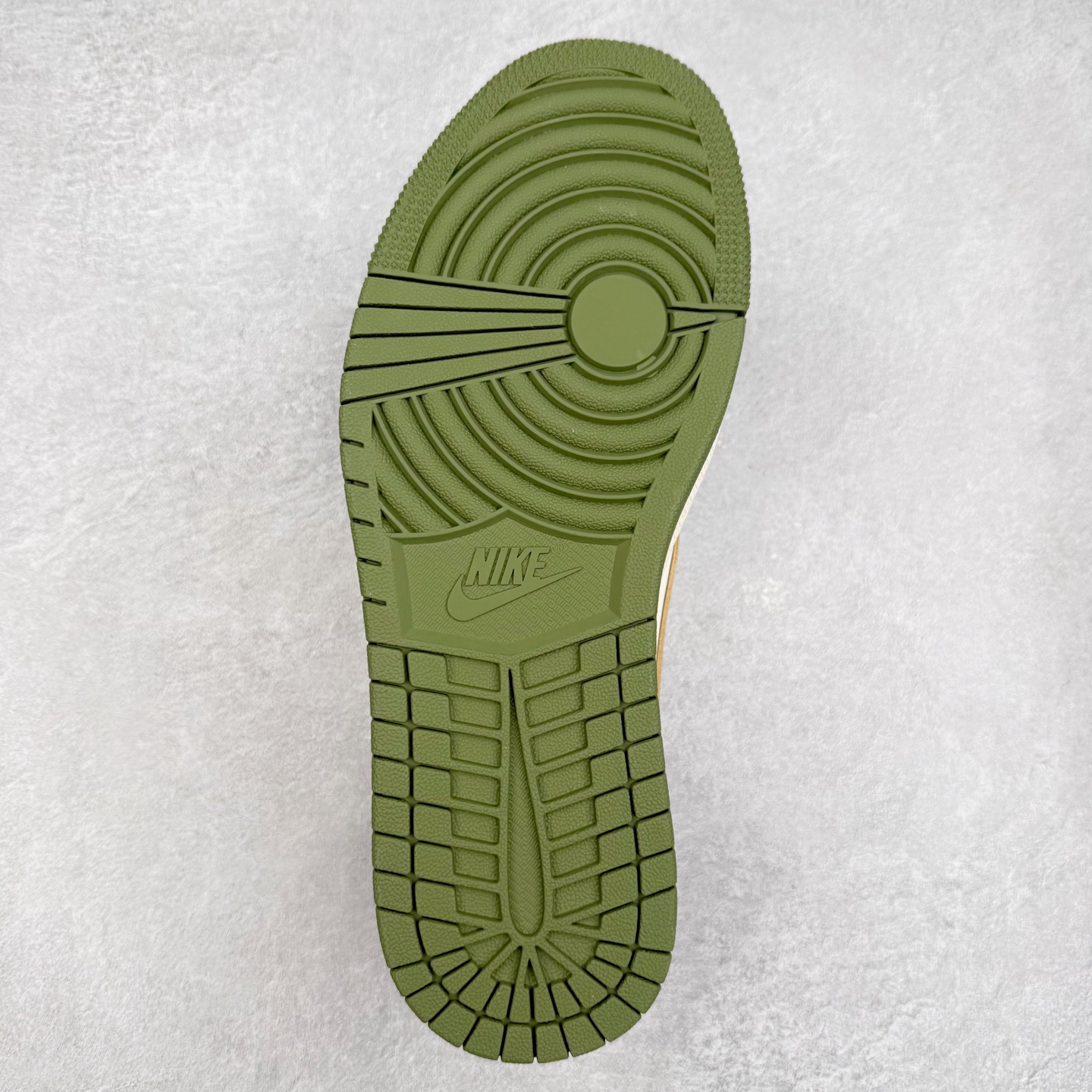 图片[9]-TS x Air Jordan AJ1 Low 倒钩低帮联名定制配色 QW5088-204 原厂内置气垫魔块 A模大底 头层小牛皮 鞋舌AJ原厂专用牛津布+AJ专用反口珍珠布+原厂无杂质高弹内里海棉+特殊封边弹力鞋带 实拍调校N版已经零色差零失真 百分百还原实物色彩所见即所得 不存在货不对板色差等低级问题 选购参考实物拍摄 不混卖不参货 只用心做好货严格选品 承诺混一赔十 尺码：36 36.5 37.5 38 38.5 39 40 40.5 41 42 42.5 43 44 44.5 45-选品中心