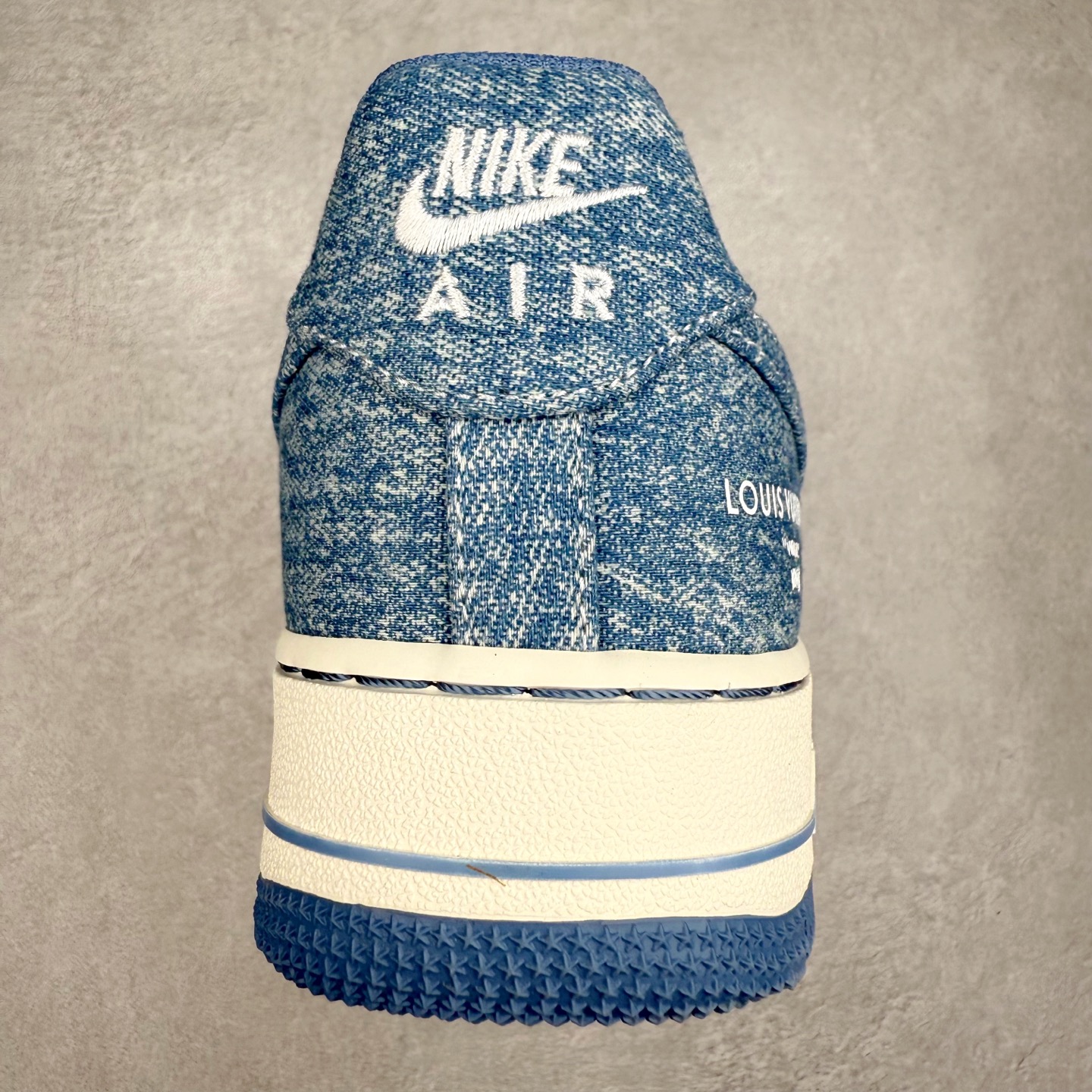 图片[8]-NK Air Force 1´07 Low 空军一号低帮百搭休闲运动板鞋 LW9279-021 柔软、弹性十足的缓震性能和出色的中底设计 横跨复古与现代的外型结合 造就出风靡全球 三十多年的Force 1 直到今天还深受青睐 实拍调校N版已经零色差零失真 百分百还原实物色彩所见即所得 不存在货不对板色差等低级问题 选购参考实物拍摄 不混卖不参货 只用心做好货严格选品 承诺混一赔十 尺码：36 36.5 37.5 38 38.5 39 40 40.5 41 42 42.5 43 44 44.5 45-选品中心