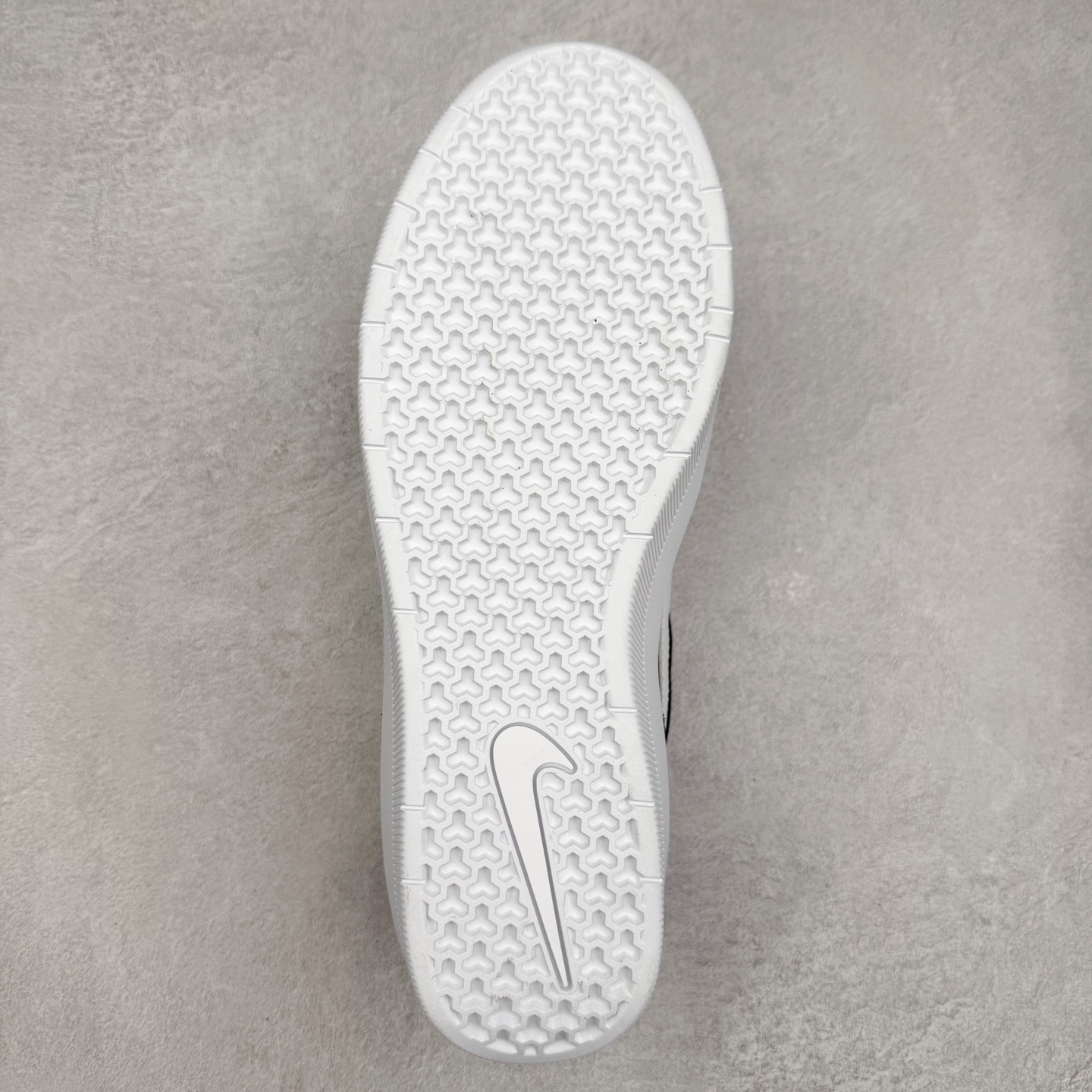 图片[9]-NK SB Force 58 空军58系列低帮休闲运动滑板板鞋 CZ2959-001 鞋面由帆布和麂皮拼接 层次感丰富 搭配硫化外底 耐磨耐穿 鞋舌及中底后跟处饰有SB Logo 表明鞋款身份 采用包边设计 经久耐穿 硫化结构则有效提升灵活性 穿上这款全新推出的创意力作 助你耀动街头 尺码：36 36.5 37.5 38 38.5 39 40 40.5 41 42 42.5 43 44 45-选品中心