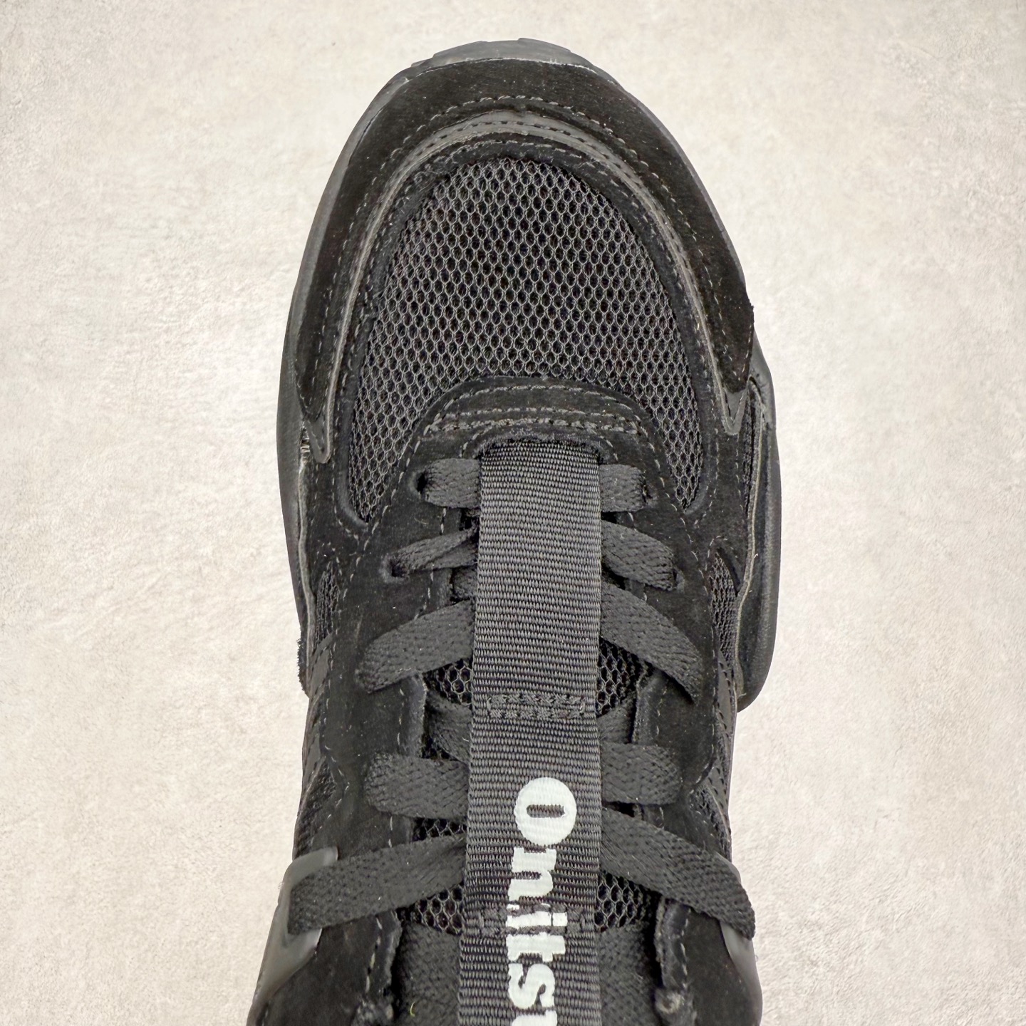 图片[4]-Onitsuka Tiger SP-1 鬼塚虎织物牛剖层革合成革厚底百搭减震耐磨低帮生活休闲鞋 鬼塚虎从运动中汲取灵感，并致力于打造融合舒适感受与创新设计的时尚品牌。品牌的设计风格既体现了对传统的致敬，同时也表达了对精致风格和现代创意的推崇。我们提供独具个性的全系列产品，打造从头到脚的整体穿搭。每件产品皆以精湛工艺匠心打造，细节考究，品质出众。尺码：36 37 37.5 38 39 39.5 40.5 41.5 42 42.5 43.5 44 45-选品中心