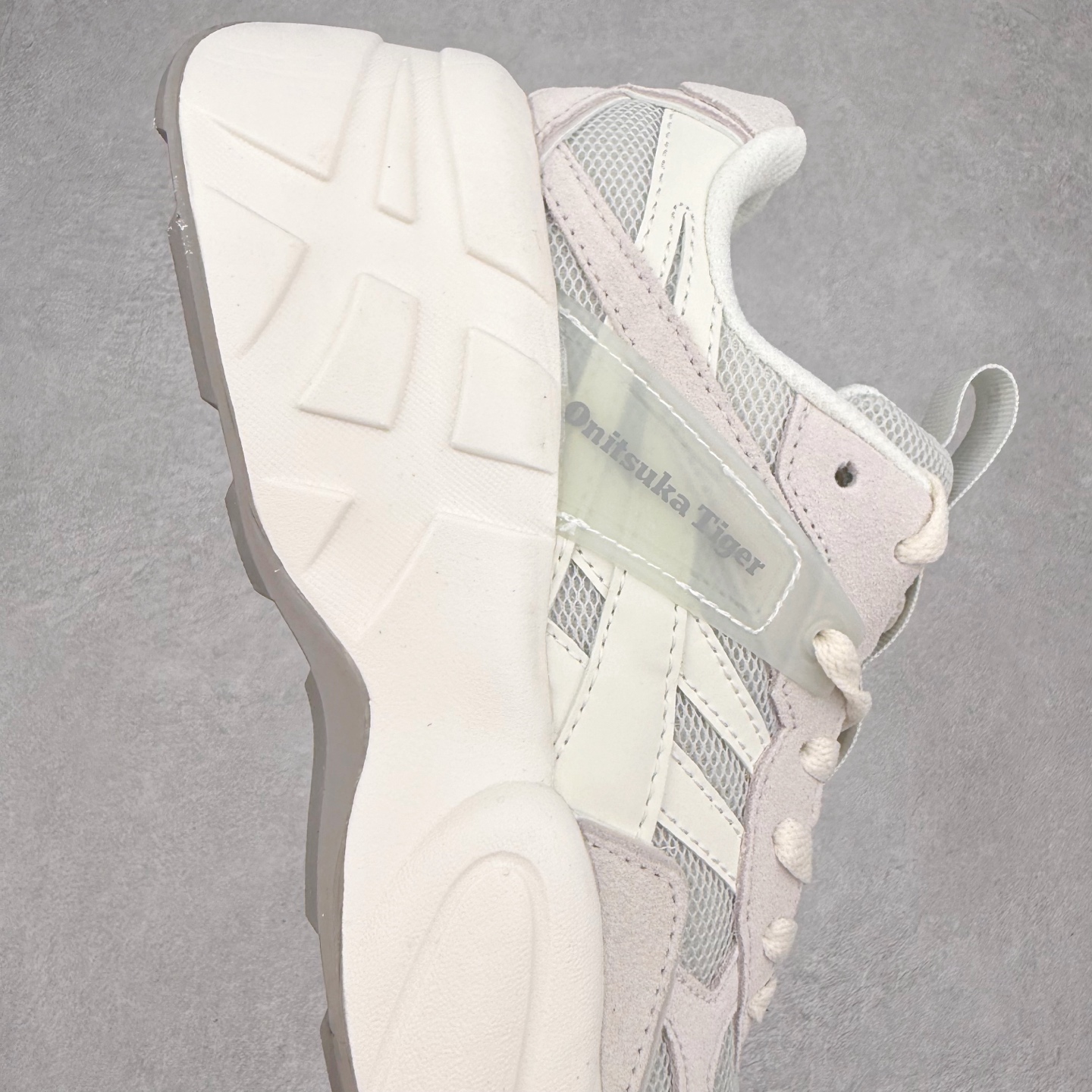 图片[6]-Onitsuka Tiger SP-1 鬼塚虎织物牛剖层革合成革厚底百搭减震耐磨低帮生活休闲鞋 鬼塚虎从运动中汲取灵感，并致力于打造融合舒适感受与创新设计的时尚品牌。品牌的设计风格既体现了对传统的致敬，同时也表达了对精致风格和现代创意的推崇。我们提供独具个性的全系列产品，打造从头到脚的整体穿搭。每件产品皆以精湛工艺匠心打造，细节考究，品质出众。尺码：36 37 37.5 38 39 39.5 40.5 41.5 42 42.5 43.5 44 45-选品中心