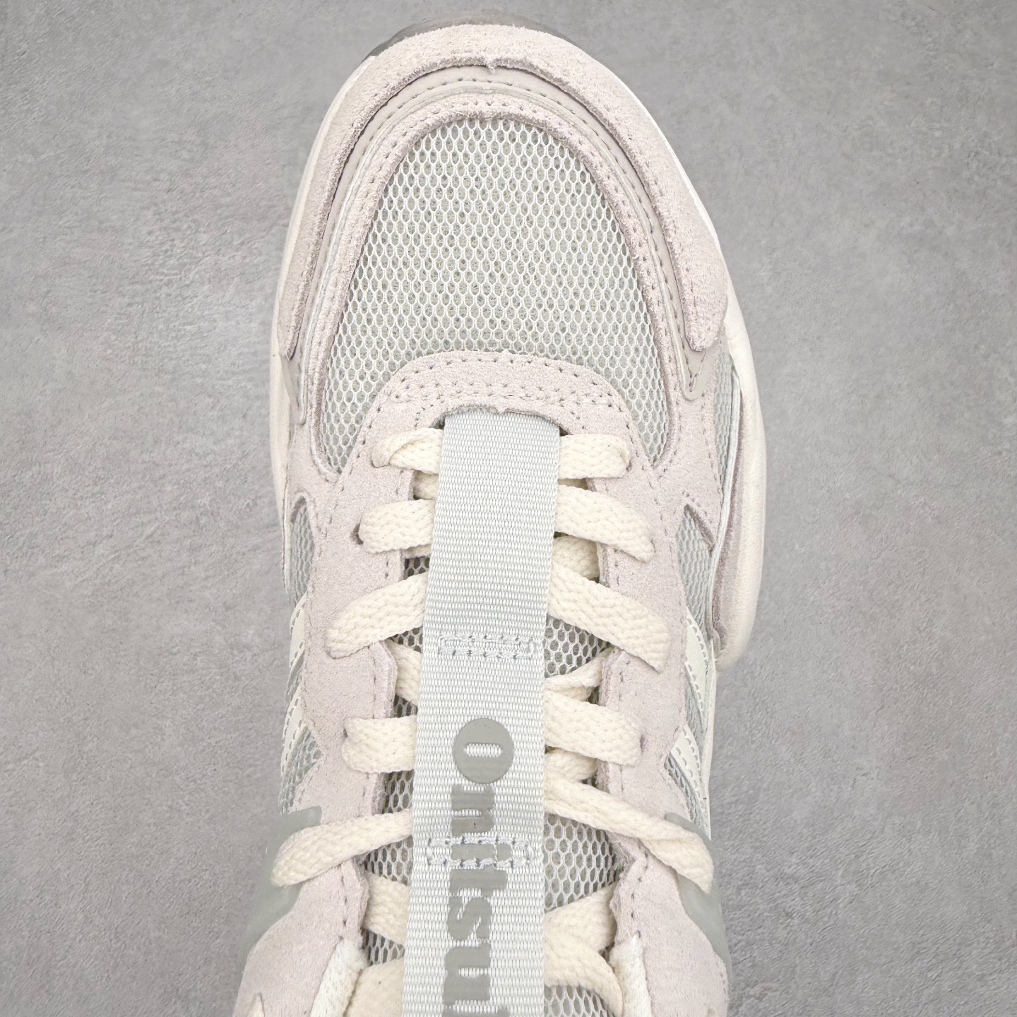 图片[4]-Onitsuka Tiger SP-1 鬼塚虎织物牛剖层革合成革厚底百搭减震耐磨低帮生活休闲鞋 鬼塚虎从运动中汲取灵感，并致力于打造融合舒适感受与创新设计的时尚品牌。品牌的设计风格既体现了对传统的致敬，同时也表达了对精致风格和现代创意的推崇。我们提供独具个性的全系列产品，打造从头到脚的整体穿搭。每件产品皆以精湛工艺匠心打造，细节考究，品质出众。尺码：36 37 37.5 38 39 39.5 40.5 41.5 42 42.5 43.5 44 45-选品中心