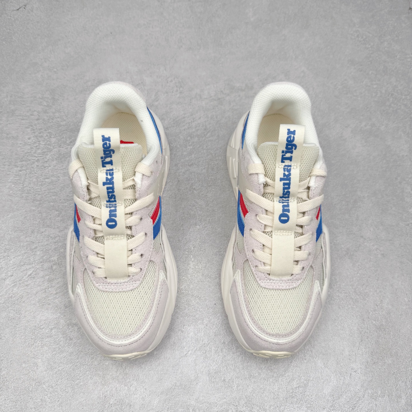 图片[2]-Onitsuka Tiger SP-1 鬼塚虎织物牛剖层革合成革厚底百搭减震耐磨低帮生活休闲鞋 鬼塚虎从运动中汲取灵感，并致力于打造融合舒适感受与创新设计的时尚品牌。品牌的设计风格既体现了对传统的致敬，同时也表达了对精致风格和现代创意的推崇。我们提供独具个性的全系列产品，打造从头到脚的整体穿搭。每件产品皆以精湛工艺匠心打造，细节考究，品质出众。尺码：36 37 37.5 38 39 39.5 40.5 41.5 42 42.5 43.5 44 45-选品中心