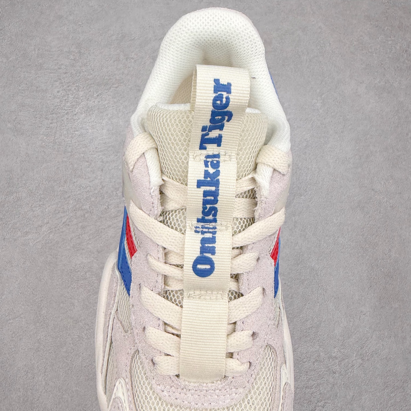 图片[5]-Onitsuka Tiger SP-1 鬼塚虎织物牛剖层革合成革厚底百搭减震耐磨低帮生活休闲鞋 鬼塚虎从运动中汲取灵感，并致力于打造融合舒适感受与创新设计的时尚品牌。品牌的设计风格既体现了对传统的致敬，同时也表达了对精致风格和现代创意的推崇。我们提供独具个性的全系列产品，打造从头到脚的整体穿搭。每件产品皆以精湛工艺匠心打造，细节考究，品质出众。尺码：36 37 37.5 38 39 39.5 40.5 41.5 42 42.5 43.5 44 45-选品中心