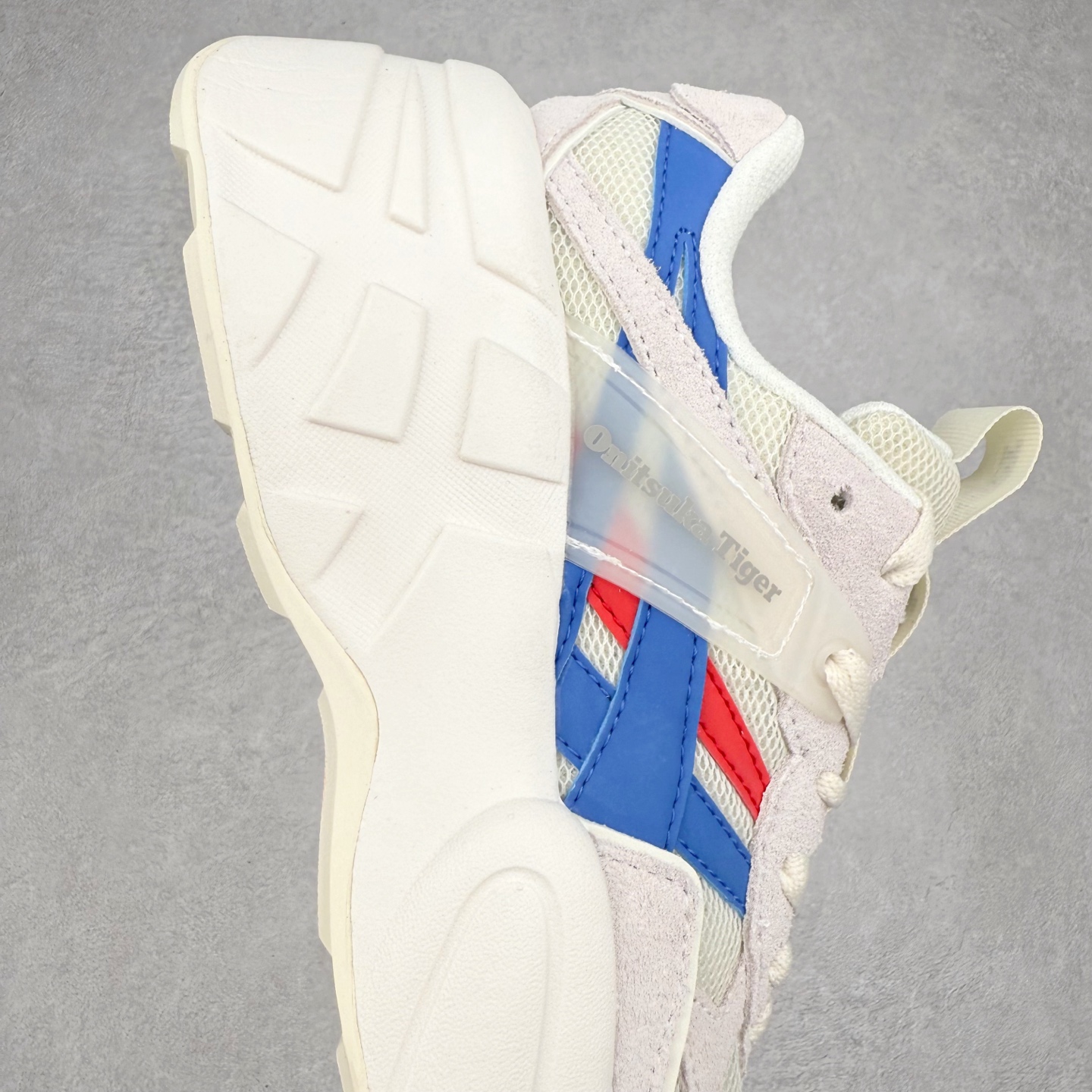 图片[6]-Onitsuka Tiger SP-1 鬼塚虎织物牛剖层革合成革厚底百搭减震耐磨低帮生活休闲鞋 鬼塚虎从运动中汲取灵感，并致力于打造融合舒适感受与创新设计的时尚品牌。品牌的设计风格既体现了对传统的致敬，同时也表达了对精致风格和现代创意的推崇。我们提供独具个性的全系列产品，打造从头到脚的整体穿搭。每件产品皆以精湛工艺匠心打造，细节考究，品质出众。尺码：36 37 37.5 38 39 39.5 40.5 41.5 42 42.5 43.5 44 45-选品中心