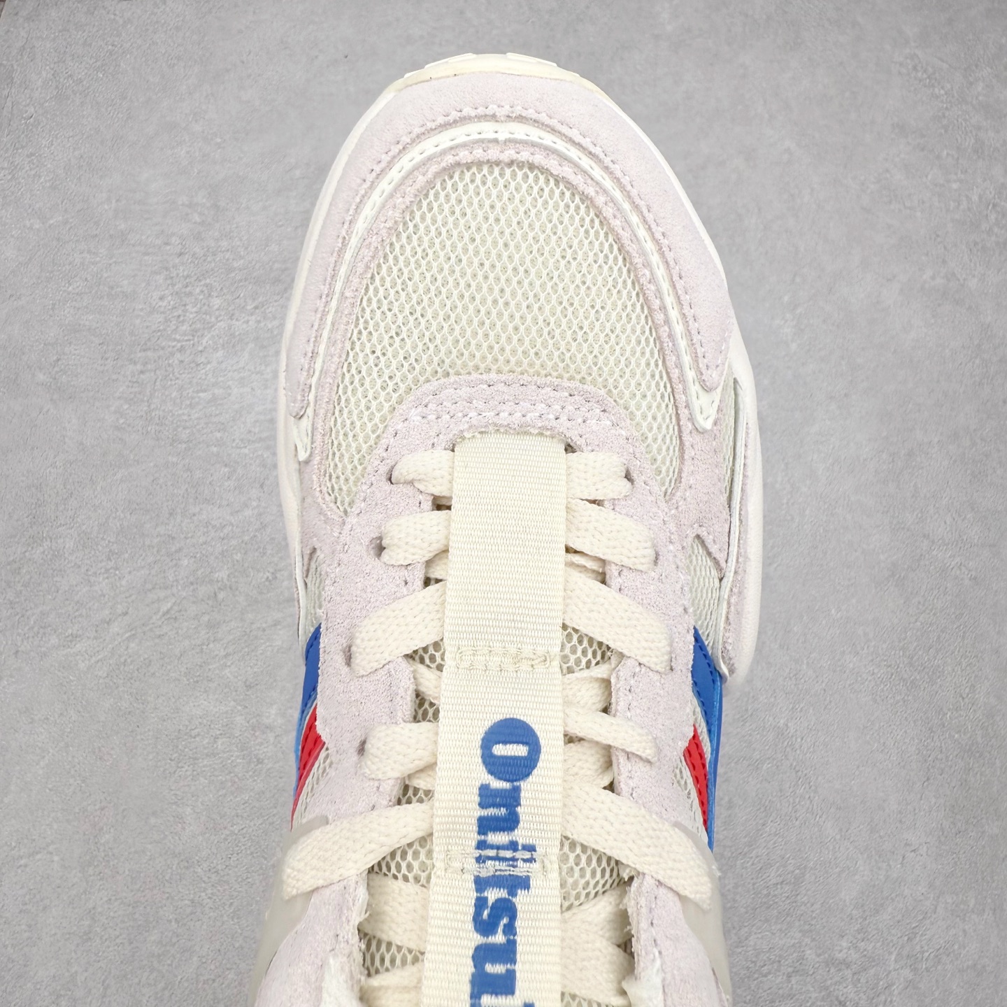 图片[4]-Onitsuka Tiger SP-1 鬼塚虎织物牛剖层革合成革厚底百搭减震耐磨低帮生活休闲鞋 鬼塚虎从运动中汲取灵感，并致力于打造融合舒适感受与创新设计的时尚品牌。品牌的设计风格既体现了对传统的致敬，同时也表达了对精致风格和现代创意的推崇。我们提供独具个性的全系列产品，打造从头到脚的整体穿搭。每件产品皆以精湛工艺匠心打造，细节考究，品质出众。尺码：36 37 37.5 38 39 39.5 40.5 41.5 42 42.5 43.5 44 45-选品中心