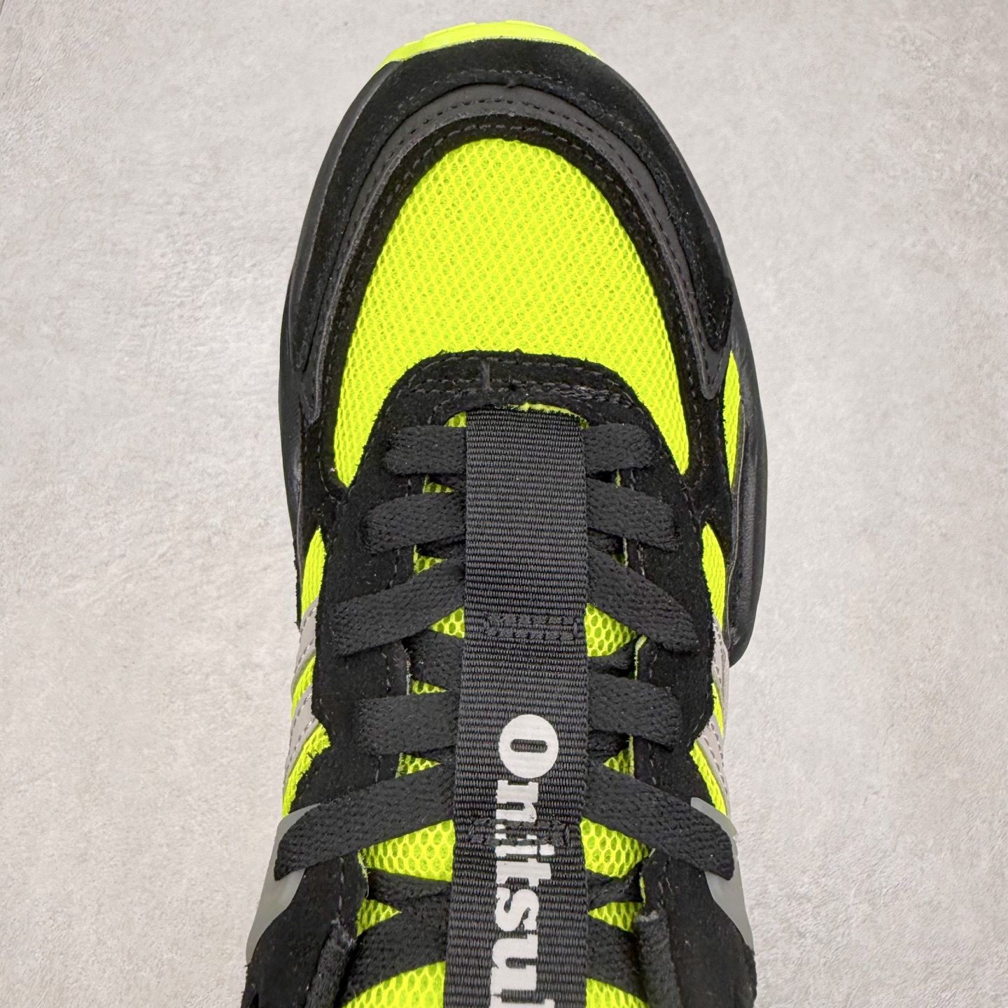 图片[4]-Onitsuka Tiger SP-1 鬼塚虎织物牛剖层革合成革厚底百搭减震耐磨低帮生活休闲鞋 鬼塚虎从运动中汲取灵感，并致力于打造融合舒适感受与创新设计的时尚品牌。品牌的设计风格既体现了对传统的致敬，同时也表达了对精致风格和现代创意的推崇。我们提供独具个性的全系列产品，打造从头到脚的整体穿搭。每件产品皆以精湛工艺匠心打造，细节考究，品质出众。尺码：36 37 37.5 38 39 39.5 40.5 41.5 42 42.5 43.5 44 45-选品中心