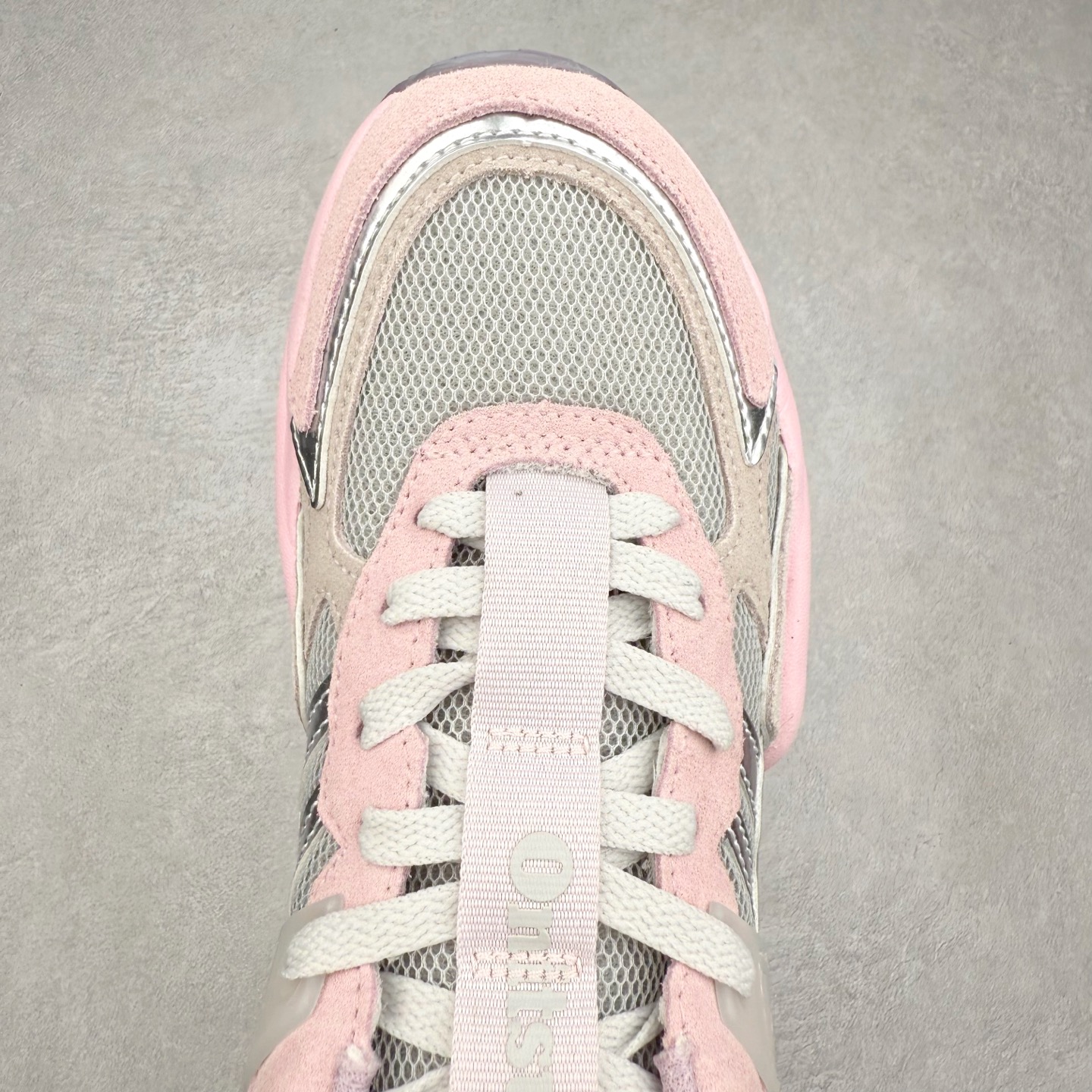 图片[4]-Onitsuka Tiger SP-1 鬼塚虎织物牛剖层革合成革厚底百搭减震耐磨低帮生活休闲鞋 鬼塚虎从运动中汲取灵感，并致力于打造融合舒适感受与创新设计的时尚品牌。品牌的设计风格既体现了对传统的致敬，同时也表达了对精致风格和现代创意的推崇。我们提供独具个性的全系列产品，打造从头到脚的整体穿搭。每件产品皆以精湛工艺匠心打造，细节考究，品质出众。尺码：36 37 37.5 38 39 39.5 40.5 41.5 42 42.5 43.5 44 45-选品中心