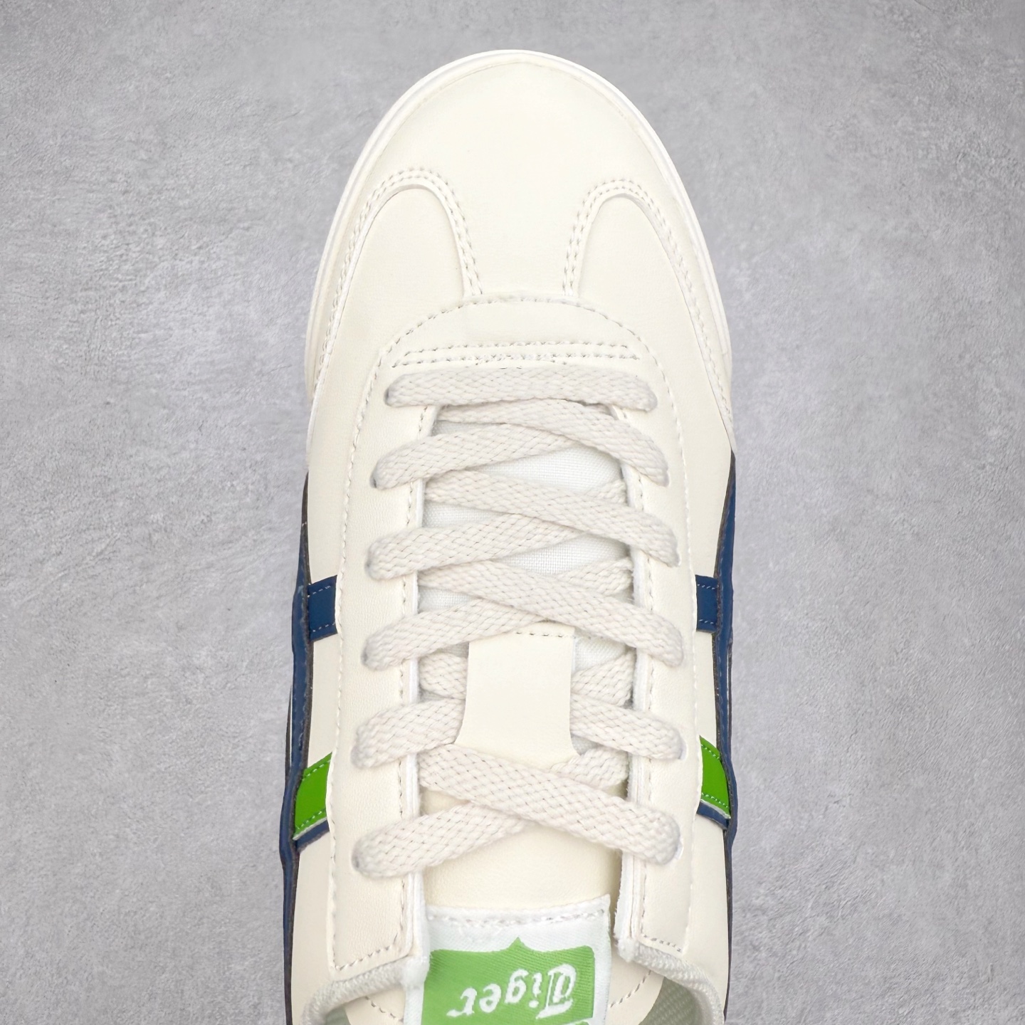 图片[4]-Onitsuka Tiger MEXICO 66 MEXICO 66 Sabot 鬼冢虎经典舒适透气低帮生活休闲鞋 男女同款 产品从款式颜色造型上体现出追求舒适和细节的完美 鞋类更是推崇手工制作的严谨与完美 融舒适性与可穿性的设计风格 注重细节的完美和别致魅力 既保持稳重 又不失轻松的时尚感 尺码：36 37 37.5 38 39 39.5 40 40.5 41.5 42 42.5 43.5 44 45-选品中心