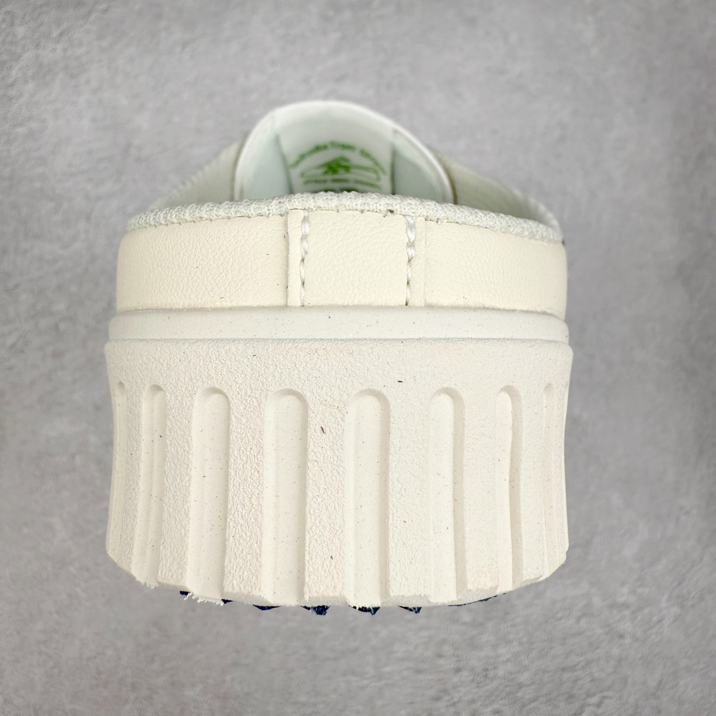 图片[8]-Onitsuka Tiger MEXICO 66 MEXICO 66 Sabot 鬼冢虎经典舒适透气低帮生活休闲鞋 男女同款 产品从款式颜色造型上体现出追求舒适和细节的完美 鞋类更是推崇手工制作的严谨与完美 融舒适性与可穿性的设计风格 注重细节的完美和别致魅力 既保持稳重 又不失轻松的时尚感 尺码：36 37 37.5 38 39 39.5 40 40.5 41.5 42 42.5 43.5 44 45-选品中心