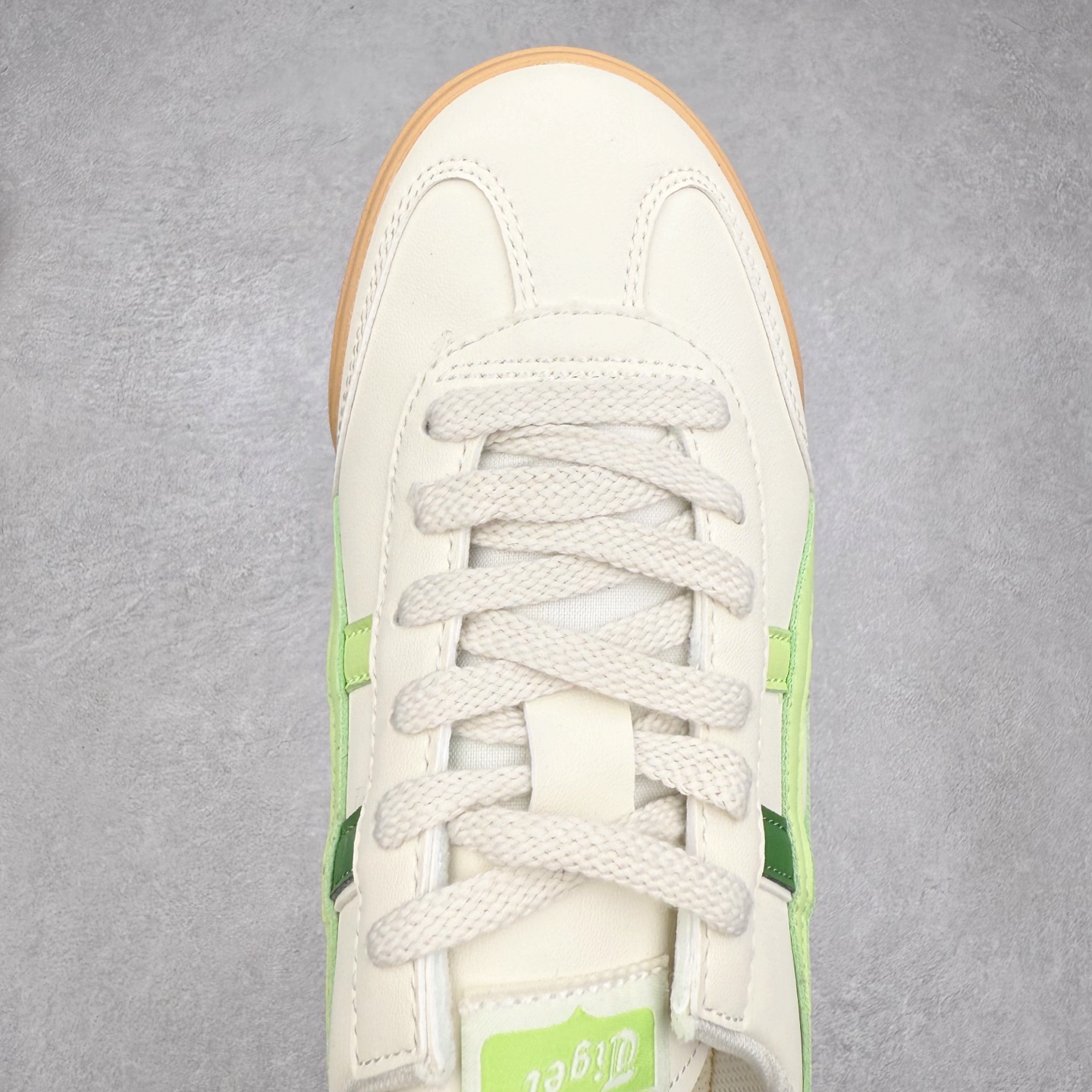 图片[4]-Onitsuka Tiger MEXICO 66 MEXICO 66 Sabot 鬼冢虎经典舒适透气低帮生活休闲鞋 男女同款 产品从款式颜色造型上体现出追求舒适和细节的完美 鞋类更是推崇手工制作的严谨与完美 融舒适性与可穿性的设计风格 注重细节的完美和别致魅力 既保持稳重 又不失轻松的时尚感 尺码：36 37 37.5 38 39 39.5 40 40.5 41.5 42 42.5 43.5 44 45-选品中心