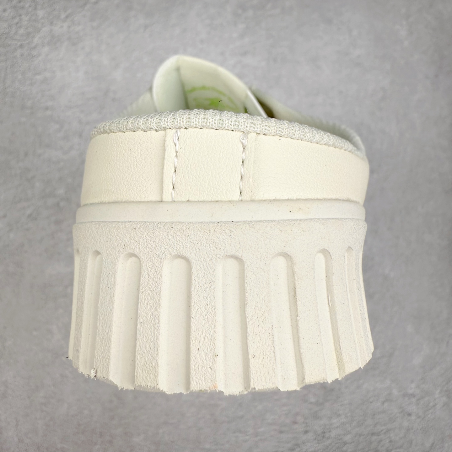 图片[8]-Onitsuka Tiger MEXICO 66 MEXICO 66 Sabot 鬼冢虎经典舒适透气低帮生活休闲鞋 男女同款 产品从款式颜色造型上体现出追求舒适和细节的完美 鞋类更是推崇手工制作的严谨与完美 融舒适性与可穿性的设计风格 注重细节的完美和别致魅力 既保持稳重 又不失轻松的时尚感 尺码：36 37 37.5 38 39 39.5 40 40.5 41.5 42 42.5 43.5 44 45-选品中心