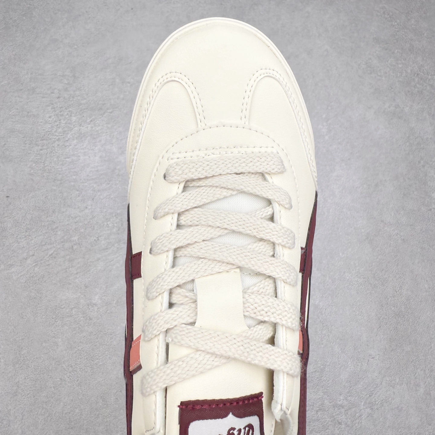 图片[4]-Onitsuka Tiger MEXICO 66 MEXICO 66 Sabot 鬼冢虎经典舒适透气低帮生活休闲鞋 男女同款 产品从款式颜色造型上体现出追求舒适和细节的完美 鞋类更是推崇手工制作的严谨与完美 融舒适性与可穿性的设计风格 注重细节的完美和别致魅力 既保持稳重 又不失轻松的时尚感 尺码：36 37 37.5 38 39 39.5 40 40.5 41.5 42 42.5 43.5 44 45-选品中心