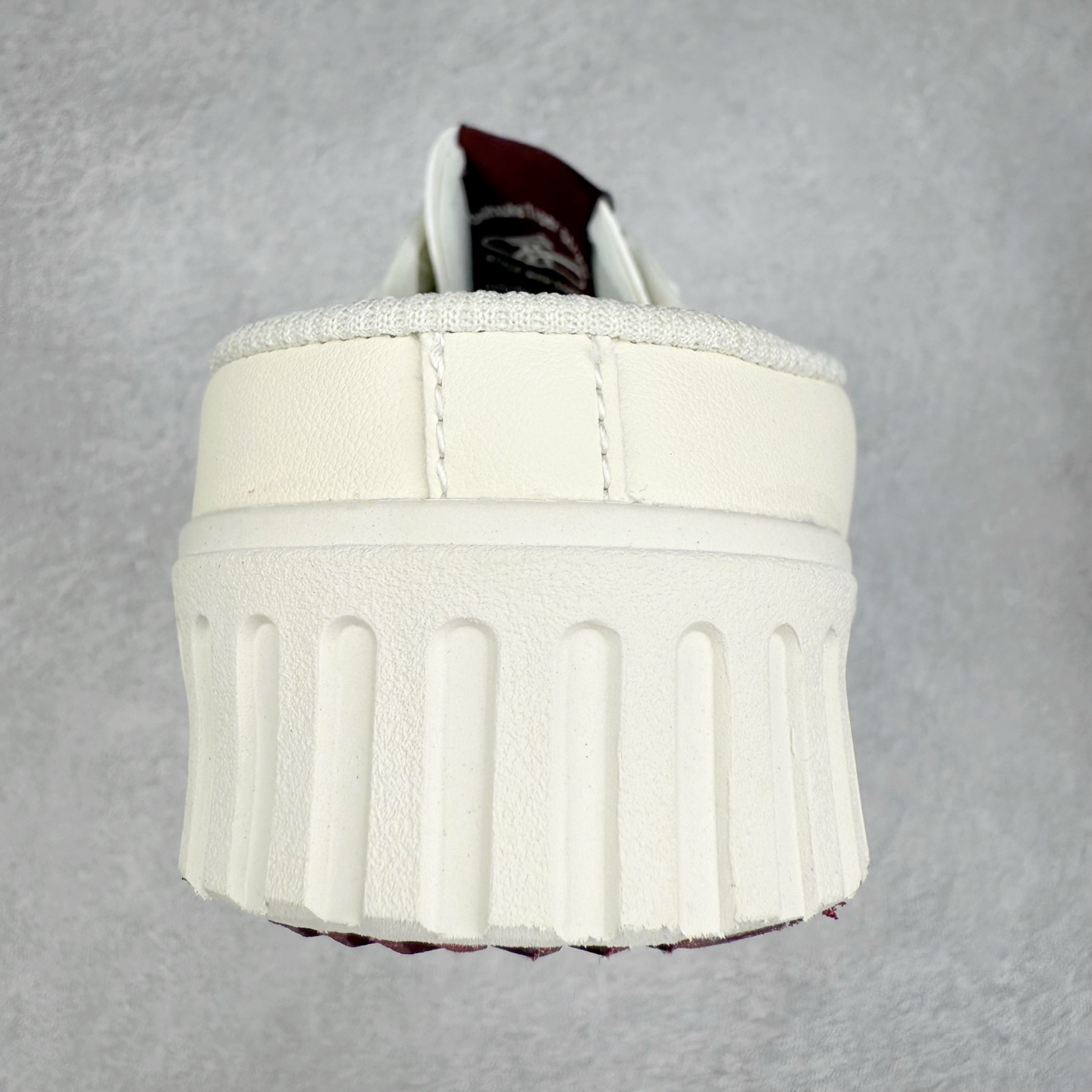 图片[8]-Onitsuka Tiger MEXICO 66 MEXICO 66 Sabot 鬼冢虎经典舒适透气低帮生活休闲鞋 男女同款 产品从款式颜色造型上体现出追求舒适和细节的完美 鞋类更是推崇手工制作的严谨与完美 融舒适性与可穿性的设计风格 注重细节的完美和别致魅力 既保持稳重 又不失轻松的时尚感 尺码：36 37 37.5 38 39 39.5 40 40.5 41.5 42 42.5 43.5 44 45-选品中心