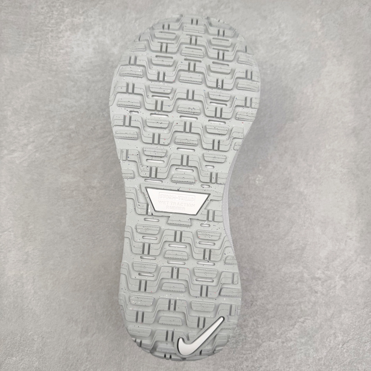 图片[9]-NK React Infinity Run Flyknit 4 GORE-TEX 低帮休闲跑步鞋防水公路助力畅跑 鞋身融入 GORE-TEX 防水层 搭配柔软鞋口在下雨时帮助双足保持干爽舒适 结合 NK ReactX 泡绵提供高出 React 泡绵 13% 的能量回馈 尺码：36 36.5 37.5 38 38.5 39 40 40.5 41.5 42 42.5 43 44 44.5 45-选品中心