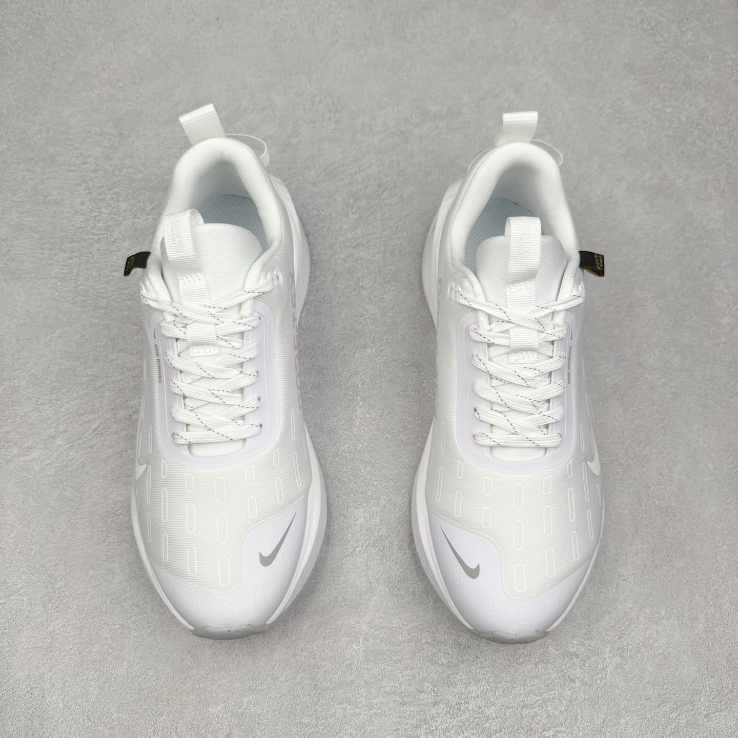 图片[2]-NK React Infinity Run Flyknit 4 GORE-TEX 低帮休闲跑步鞋防水公路助力畅跑 鞋身融入 GORE-TEX 防水层 搭配柔软鞋口在下雨时帮助双足保持干爽舒适 结合 NK ReactX 泡绵提供高出 React 泡绵 13% 的能量回馈 尺码：36 36.5 37.5 38 38.5 39 40 40.5 41.5 42 42.5 43 44 44.5 45-选品中心