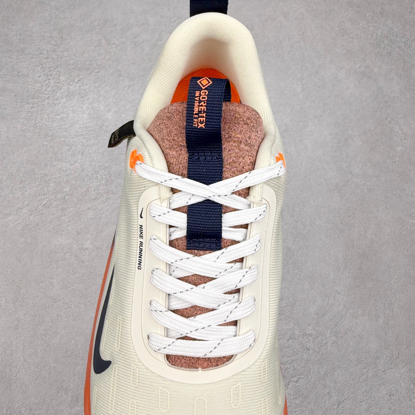 图片[5]-NK React Infinity Run Flyknit 4 GORE-TEX 低帮休闲跑步鞋防水公路助力畅跑 鞋身融入 GORE-TEX 防水层 搭配柔软鞋口在下雨时帮助双足保持干爽舒适 结合 NK ReactX 泡绵提供高出 React 泡绵 13% 的能量回馈 尺码：36 36.5 37.5 38 38.5 39 40 40.5 41.5 42 42.5 43 44 44.5 45-选品中心