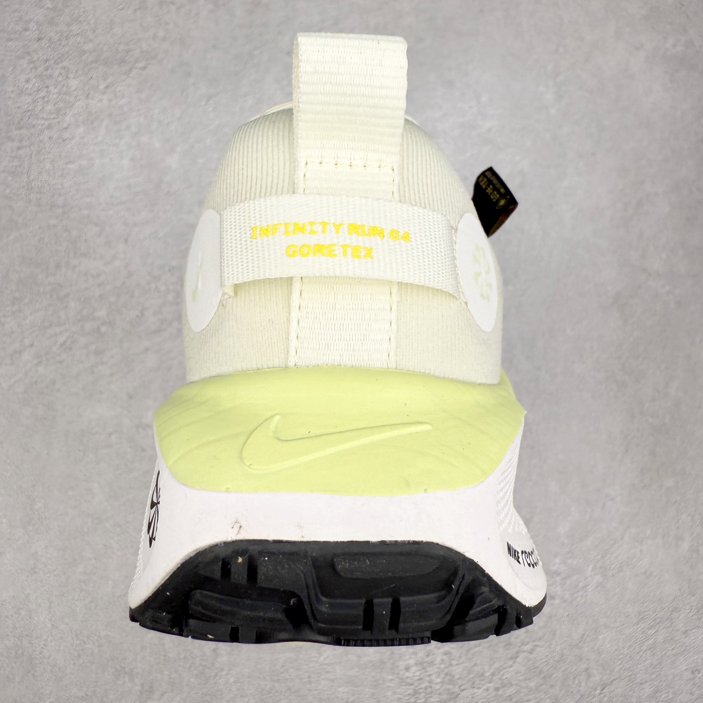 图片[8]-NK React Infinity Run Flyknit 4 GORE-TEX 低帮休闲跑步鞋防水公路助力畅跑 鞋身融入 GORE-TEX 防水层 搭配柔软鞋口在下雨时帮助双足保持干爽舒适 结合 NK ReactX 泡绵提供高出 React 泡绵 13% 的能量回馈 尺码：36 36.5 37.5 38 38.5 39 40 40.5 41.5 42 42.5 43 44 44.5 45-选品中心